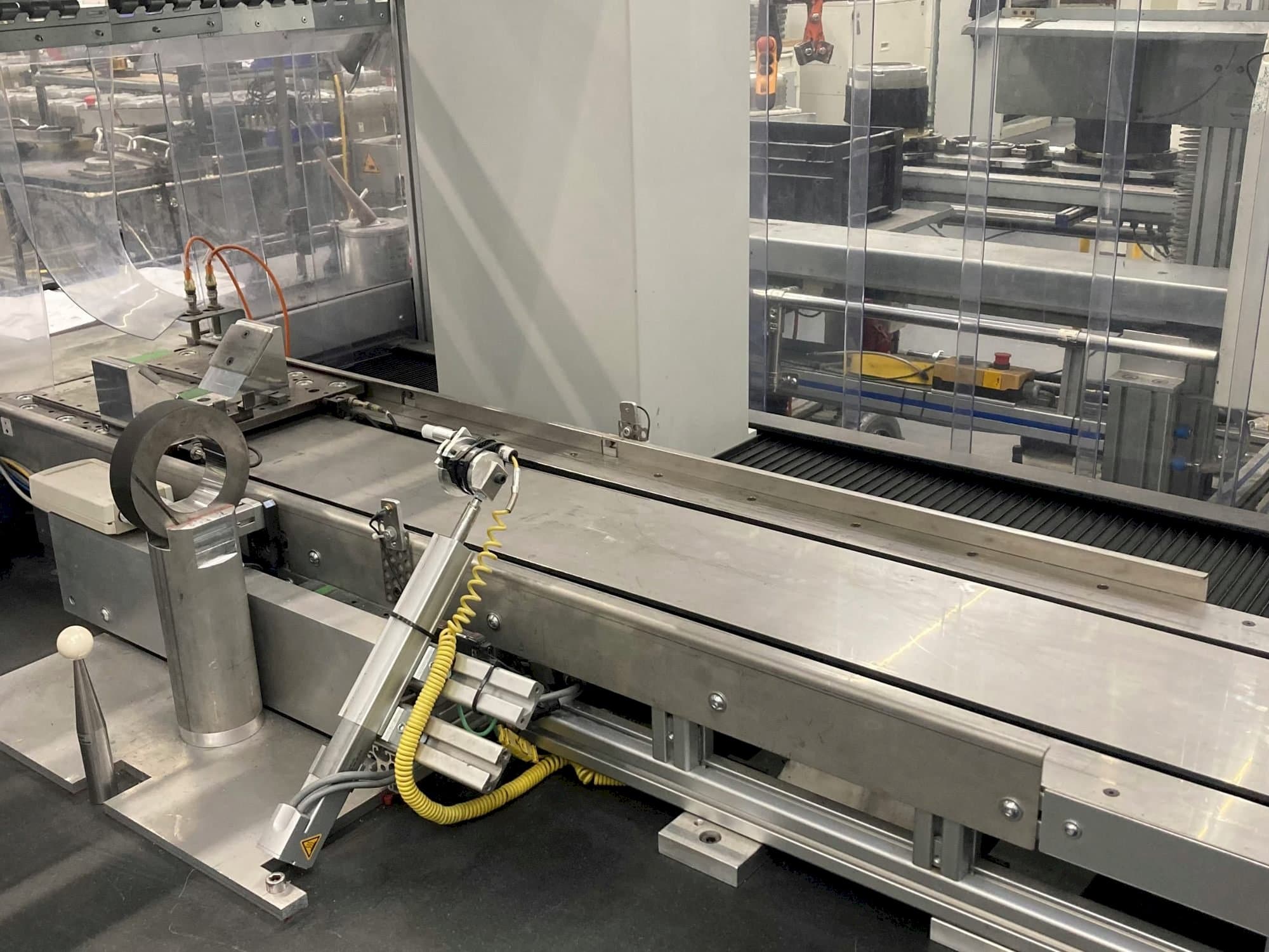 Masina Mora Primus 7107 eestvaade