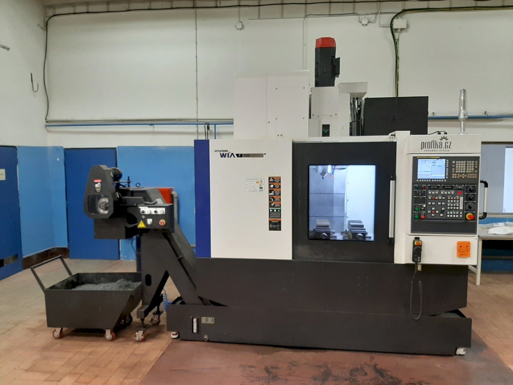 Masina Hyundai Wia F400 eestvaade