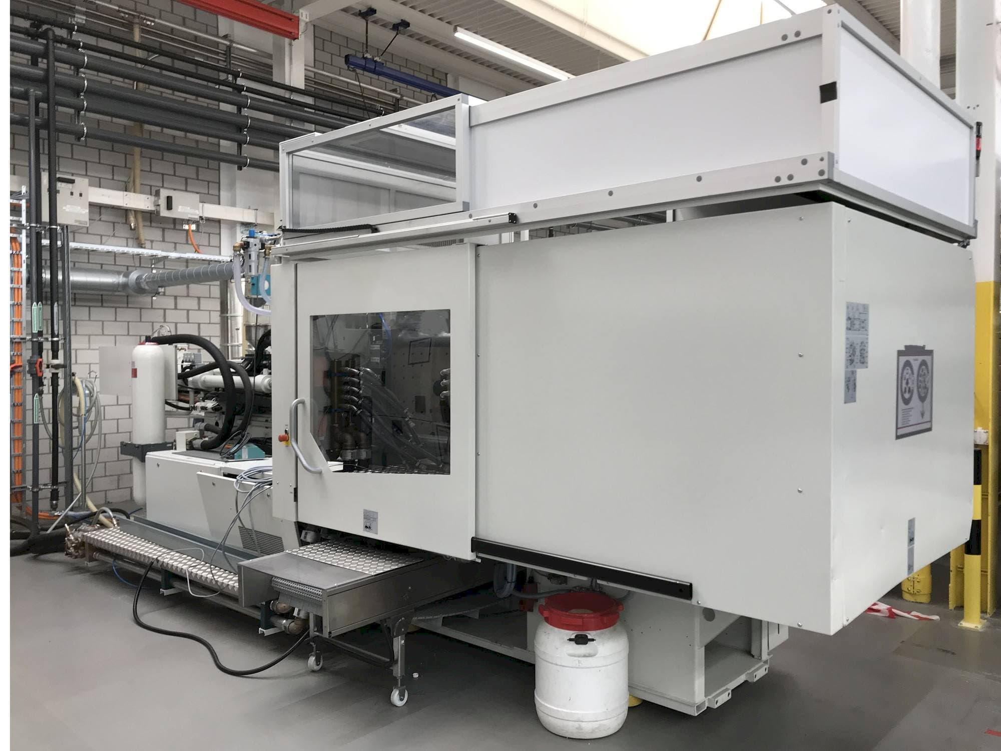 Masina Sumitomo Demag EL-EXIS SP 200/560-675 eestvaade