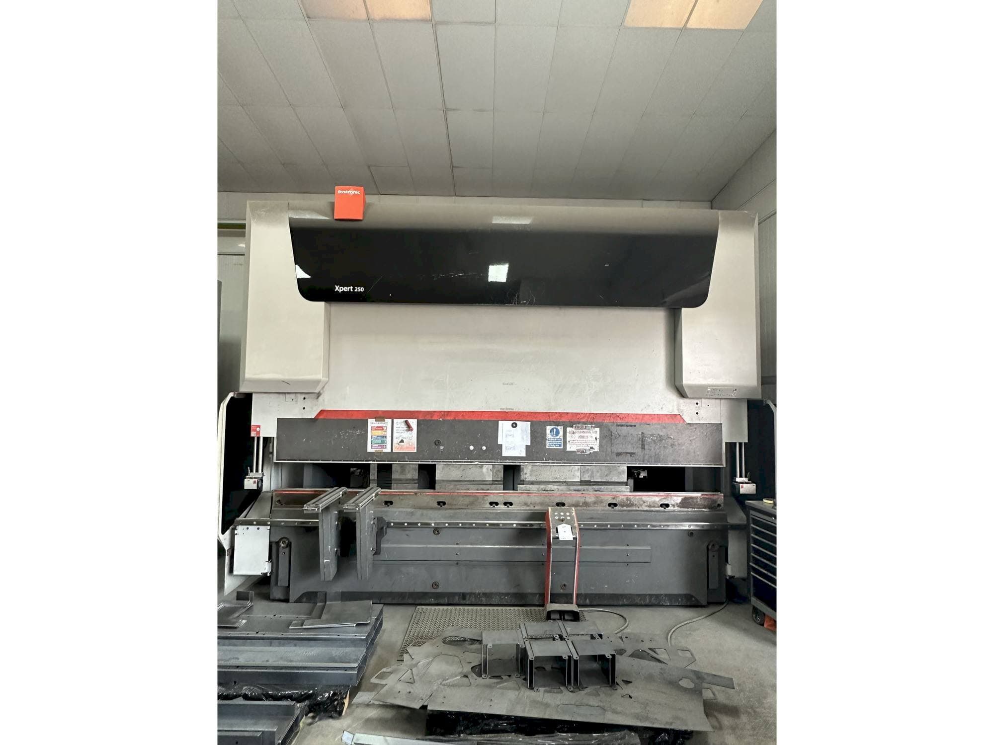 Masina Bystronic Xpert 250/4100 eestvaade