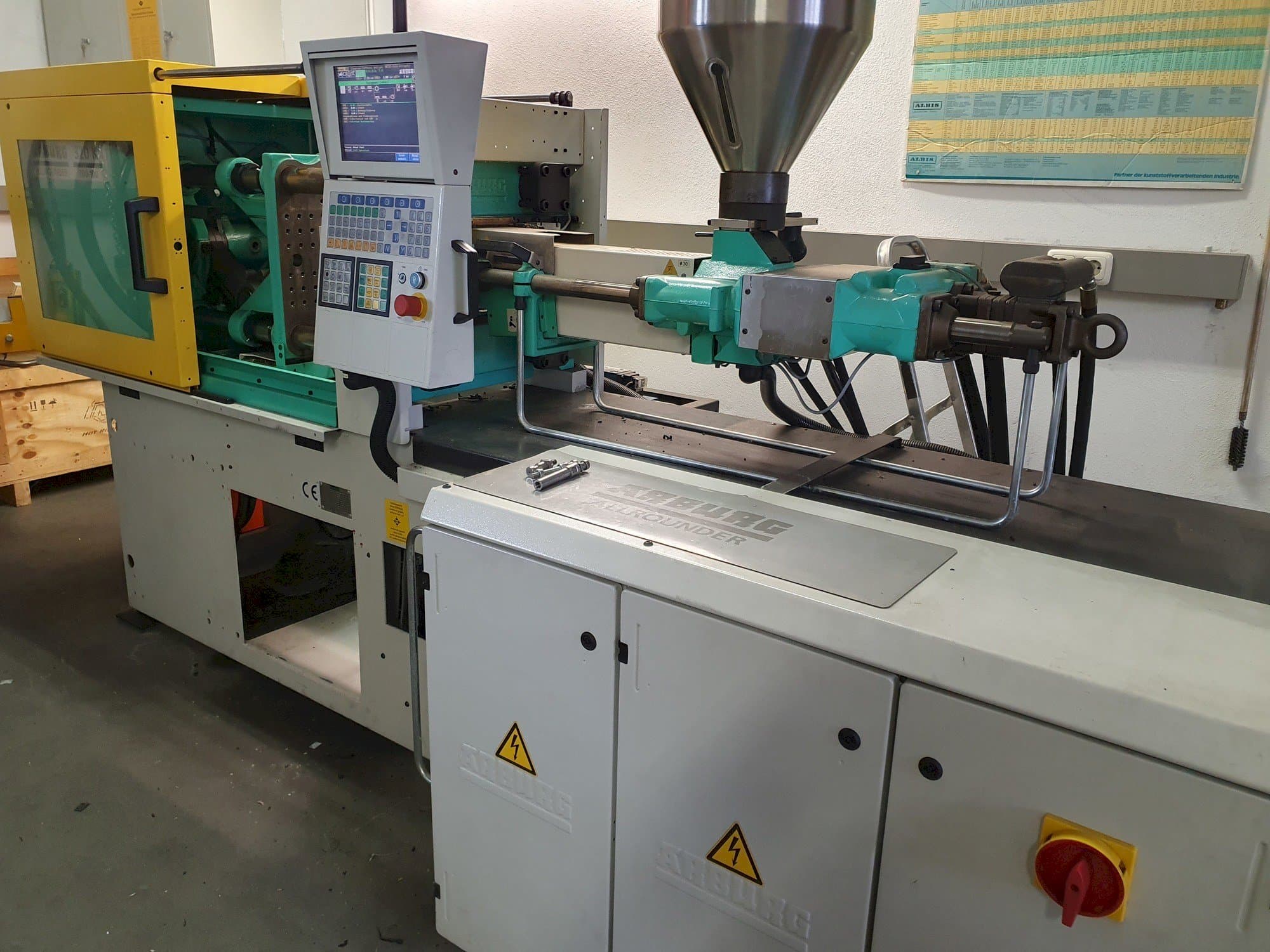 Masina Arburg Allrounder 320 KS 700-100 eestvaade