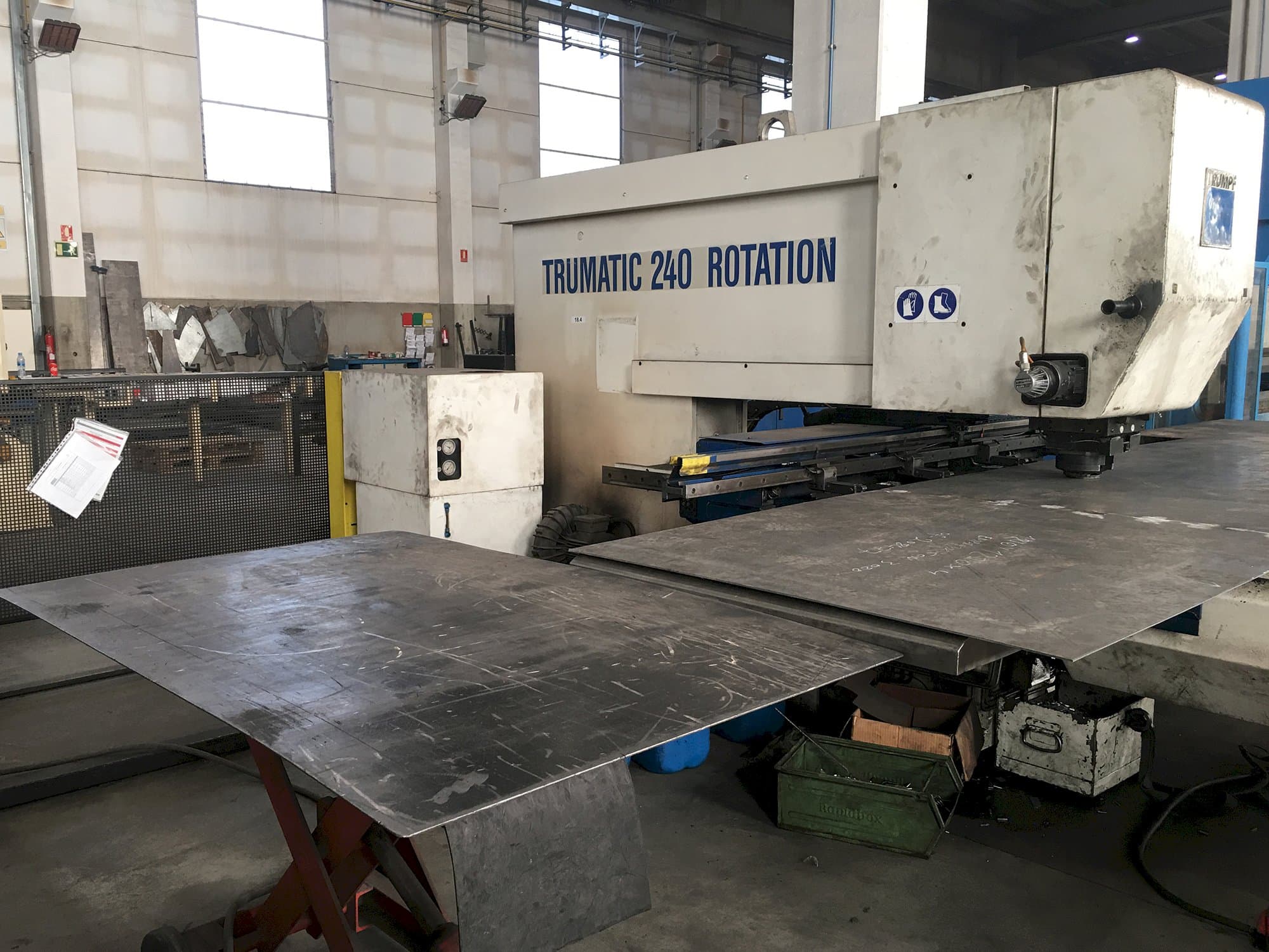 Masinavaade Trumpf Trumatic 240 vasakult