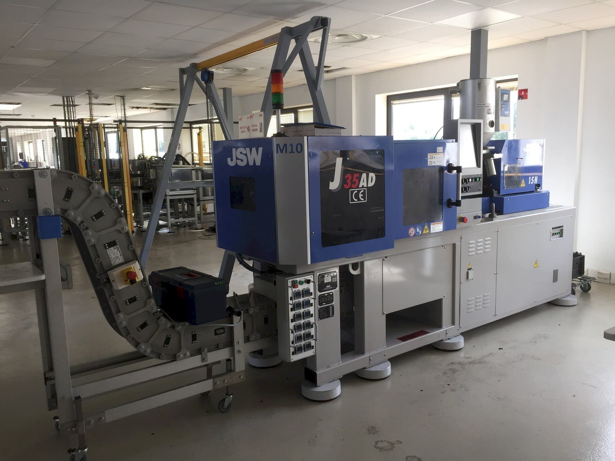 Masina JSW J 35 AD 15 H eestvaade