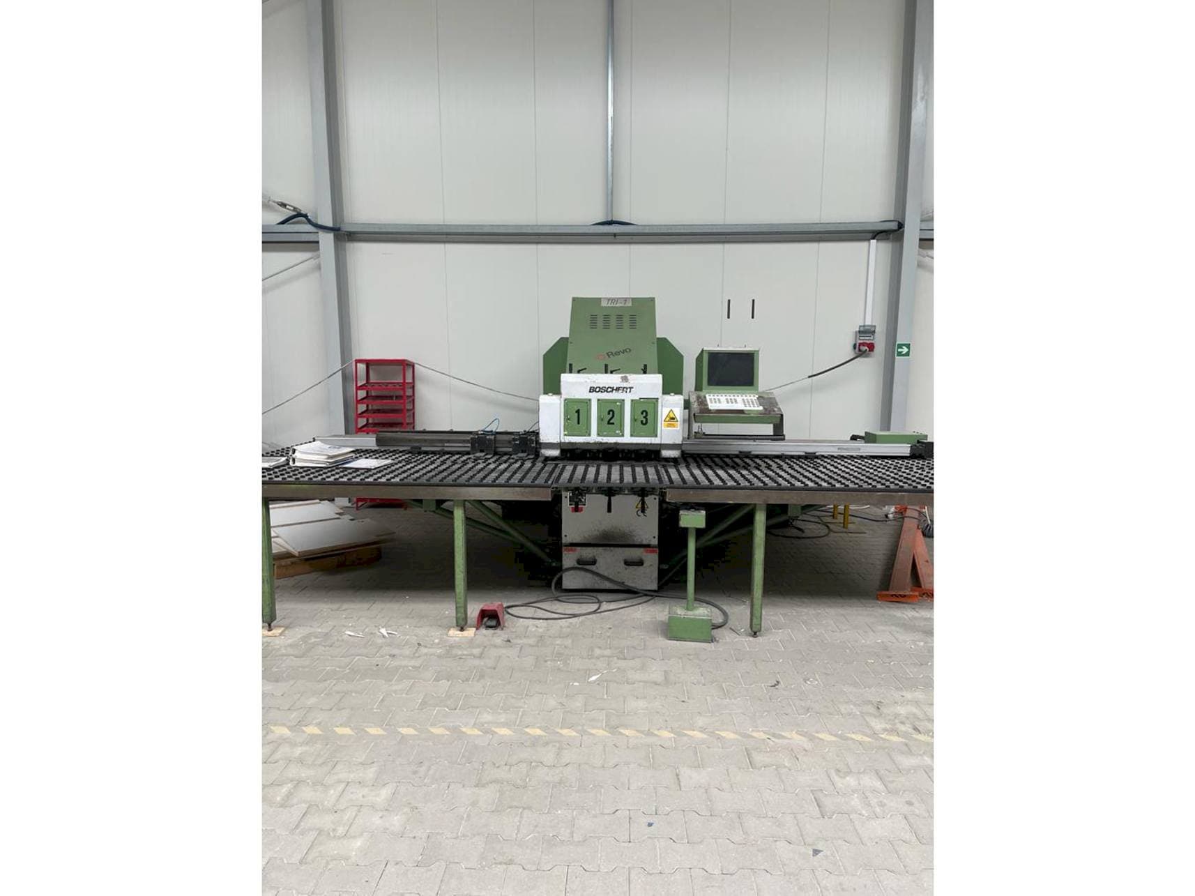 Masina BOSCHERT TRI 1250 CNC Z eestvaade