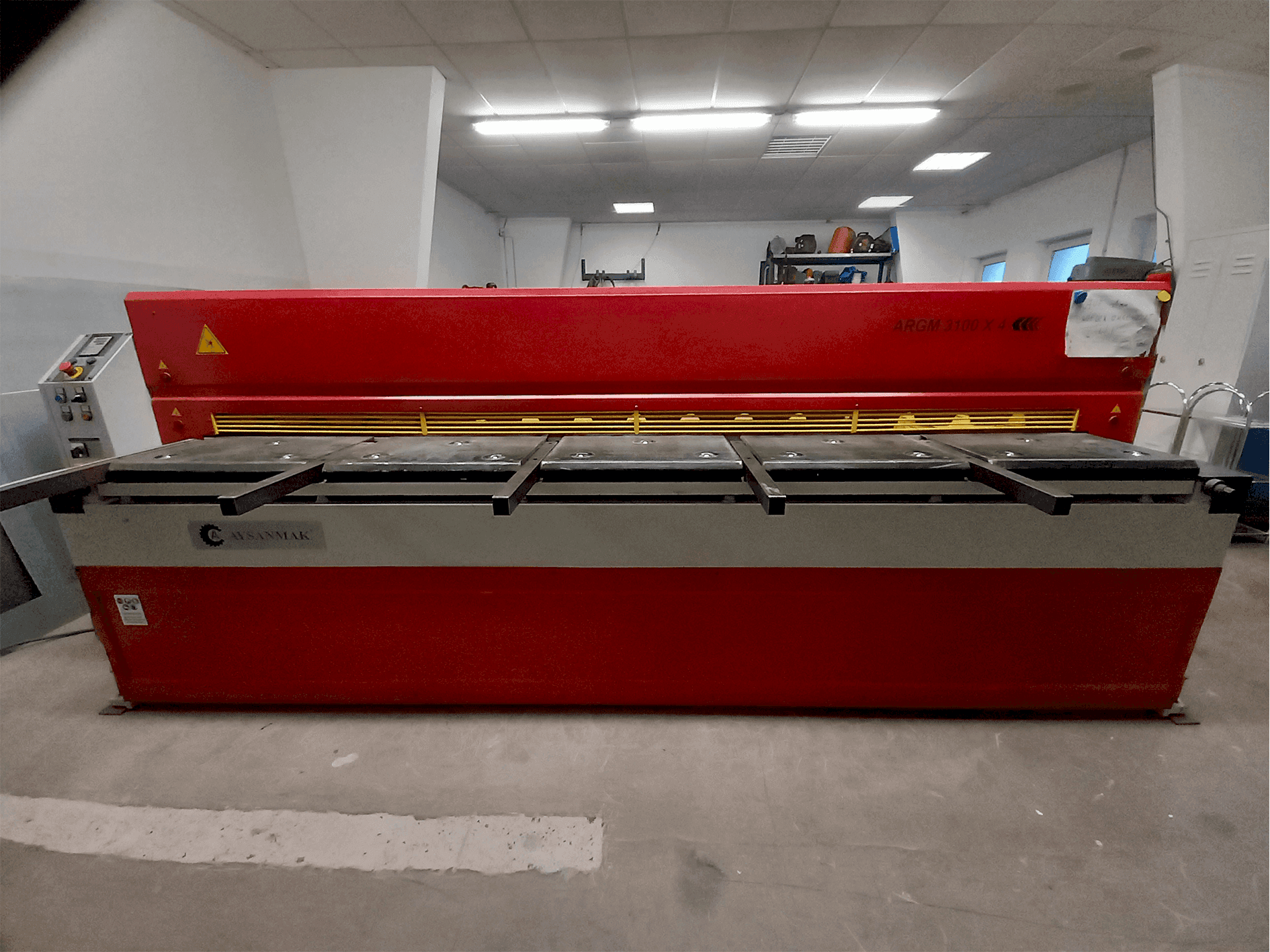 Masina AYSANMAK ARGM 3100 x 4 eestvaade