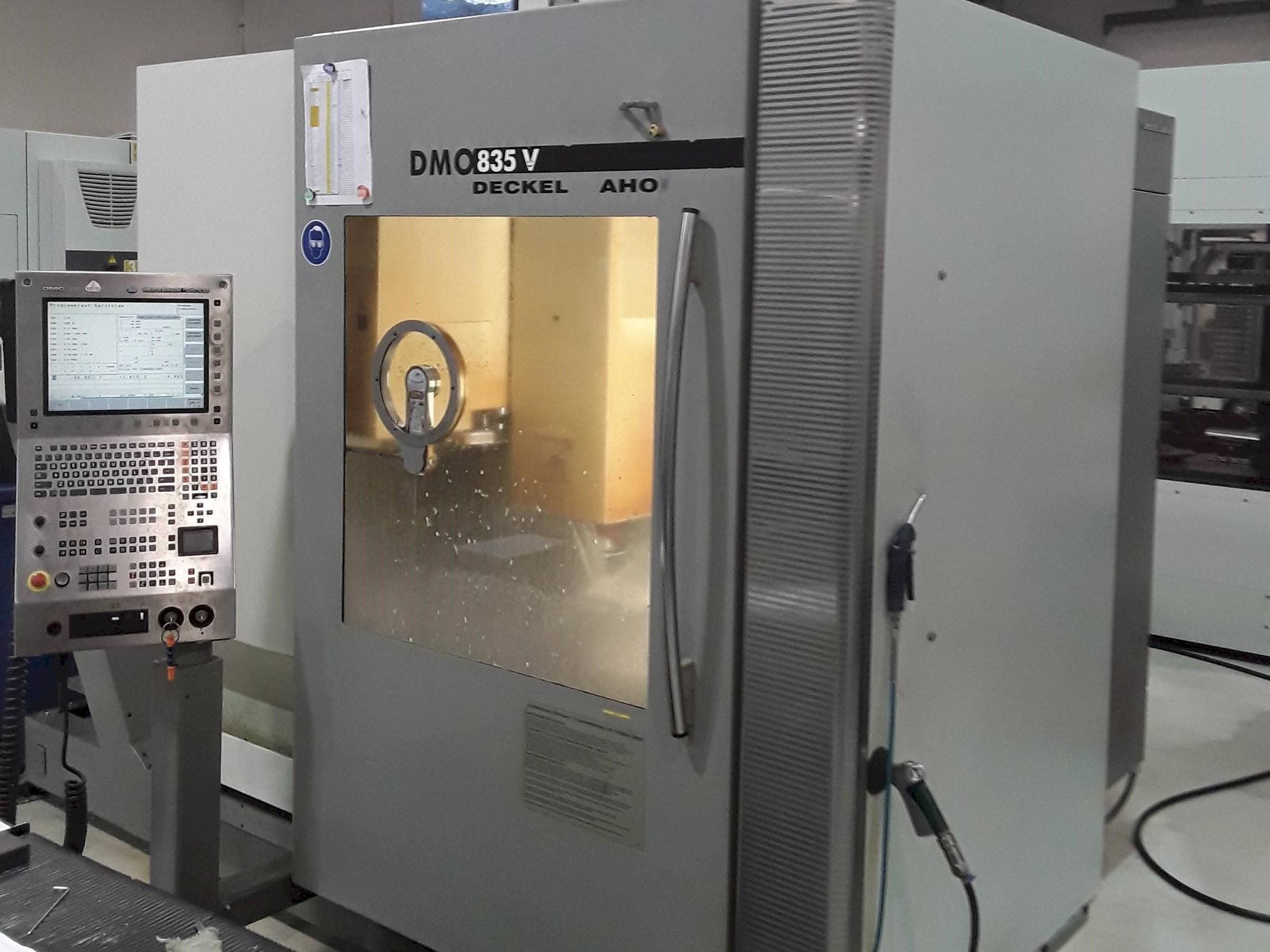 Masina DECKEL MAHO DMC 835 V   eestvaade