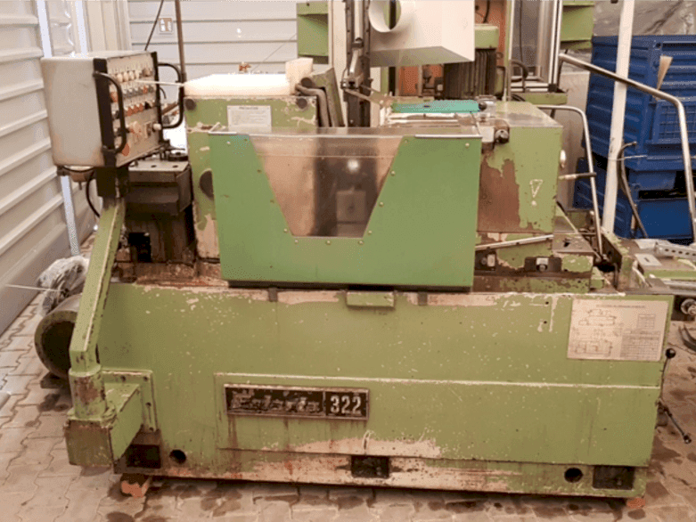 Masina Estarta 322 eestvaade