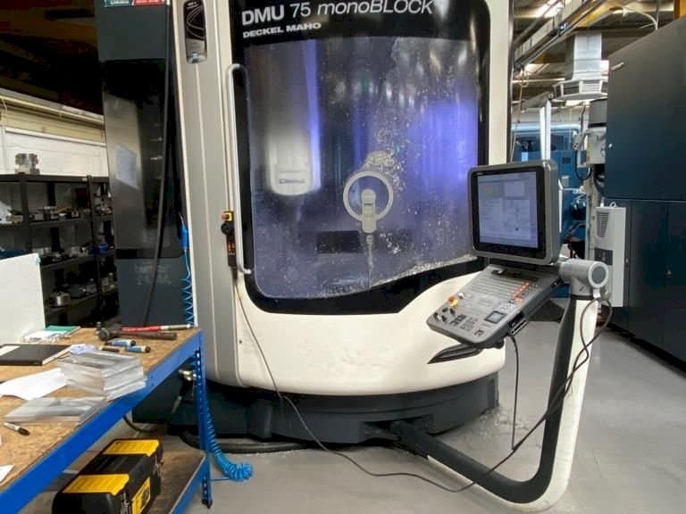 Masina DMG MORI DMU75 monoBLOCK eestvaade
