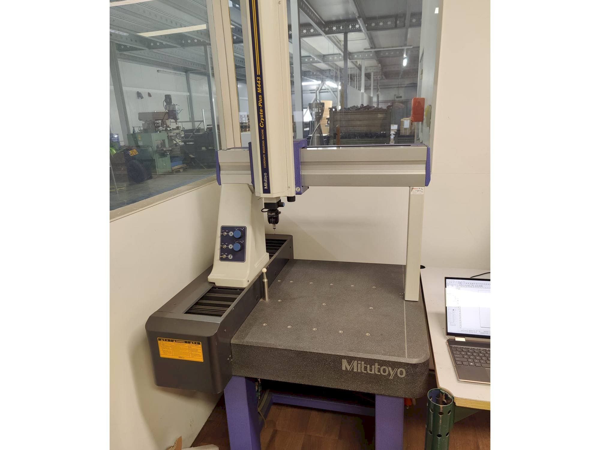 Masina Mitutoyo Crysta-Plus M443   eestvaade