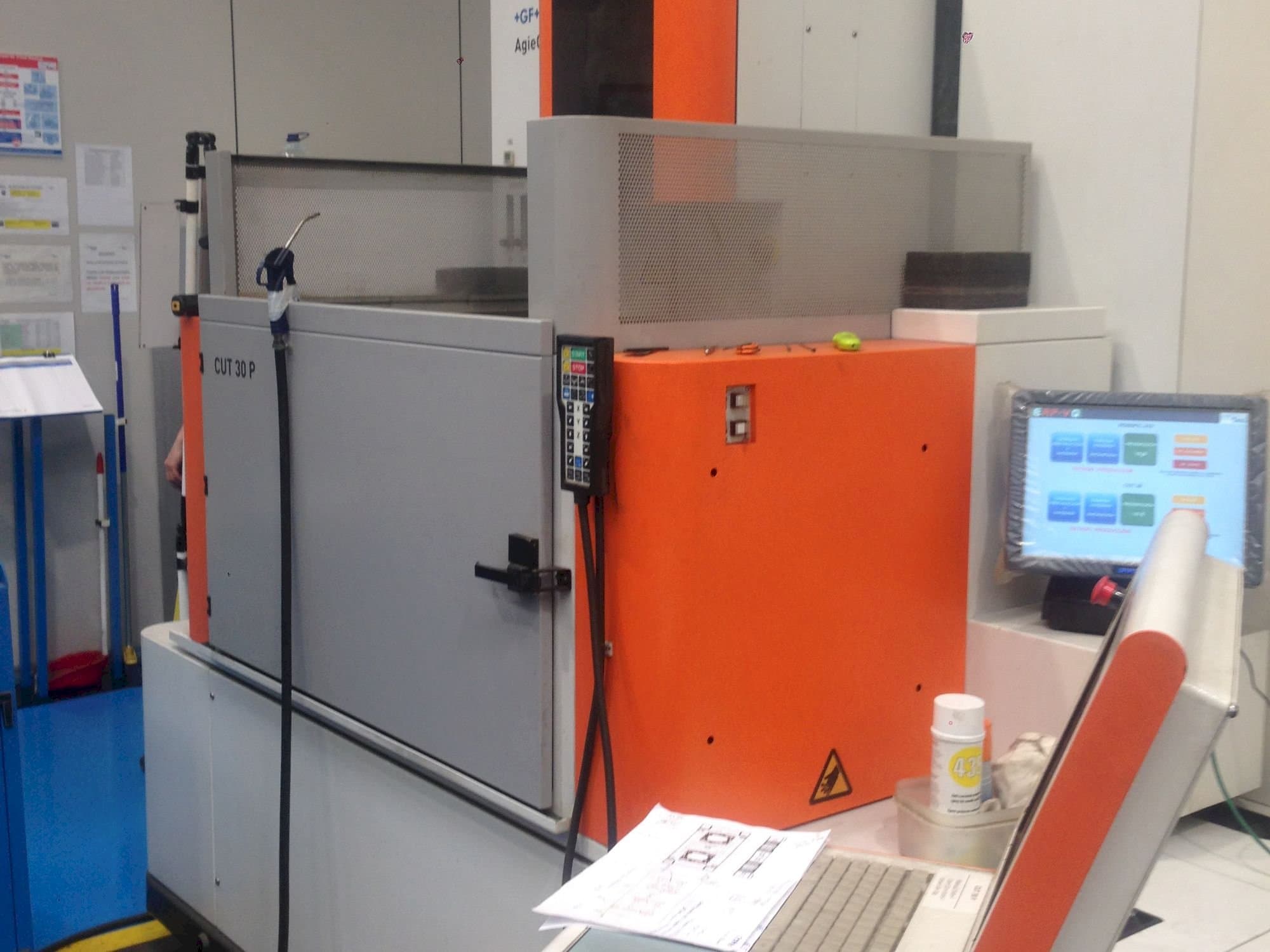 Masina CHARMILLES CUT 30P eestvaade