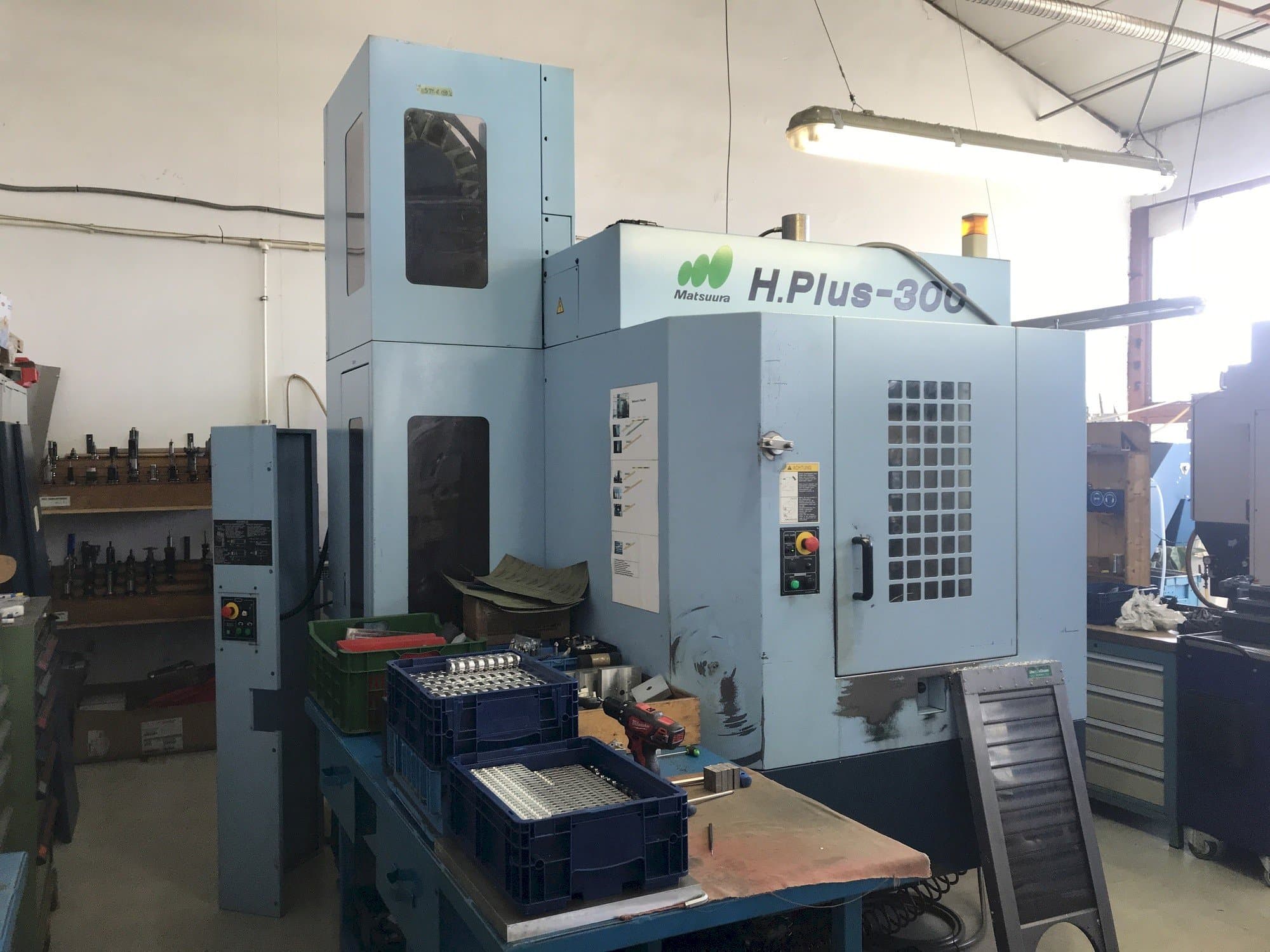 Masina Matsuura H.PLUS-300 eestvaade