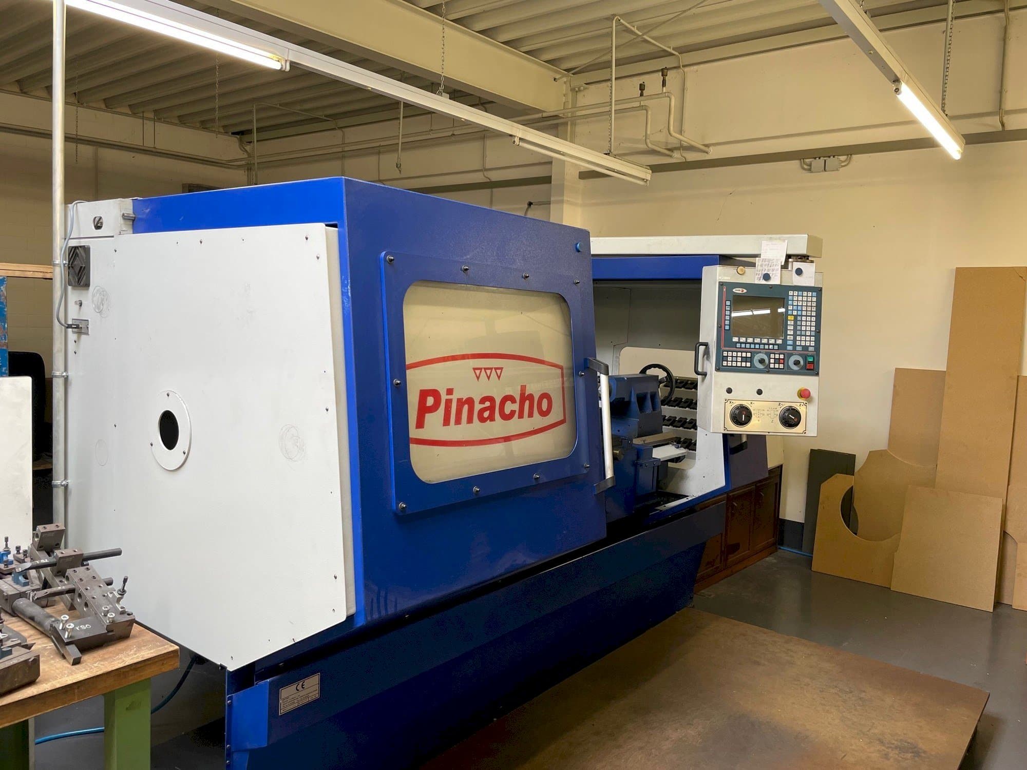 Masina Pinacho CNC 260 eestvaade