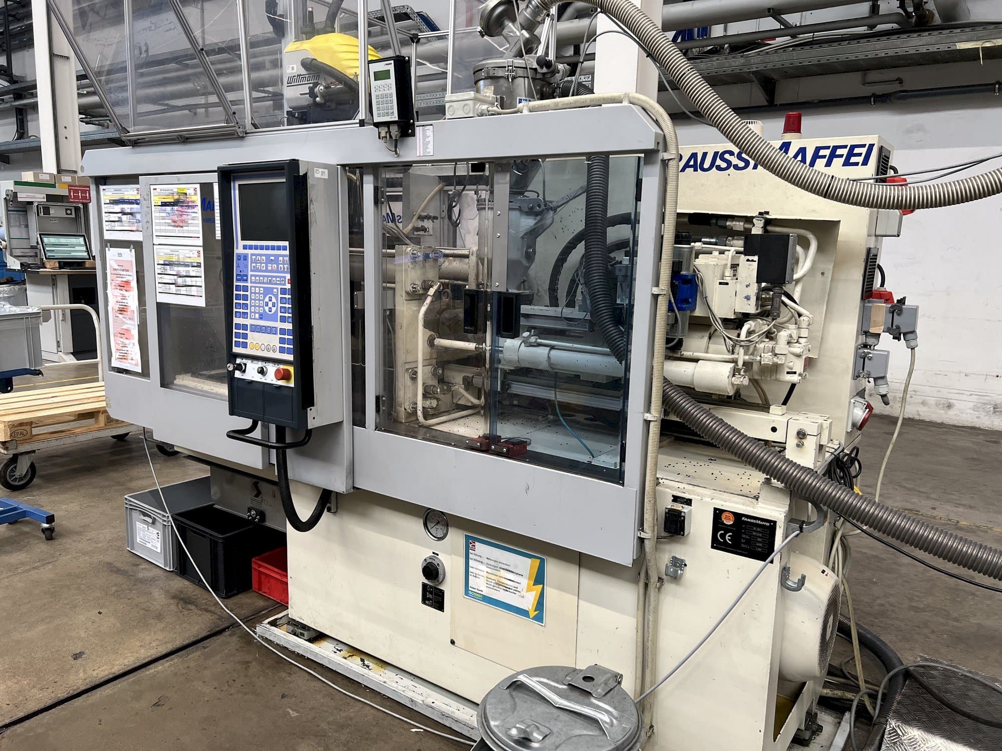 Masina Krauss Maffei KM 50-125 C1 eestvaade