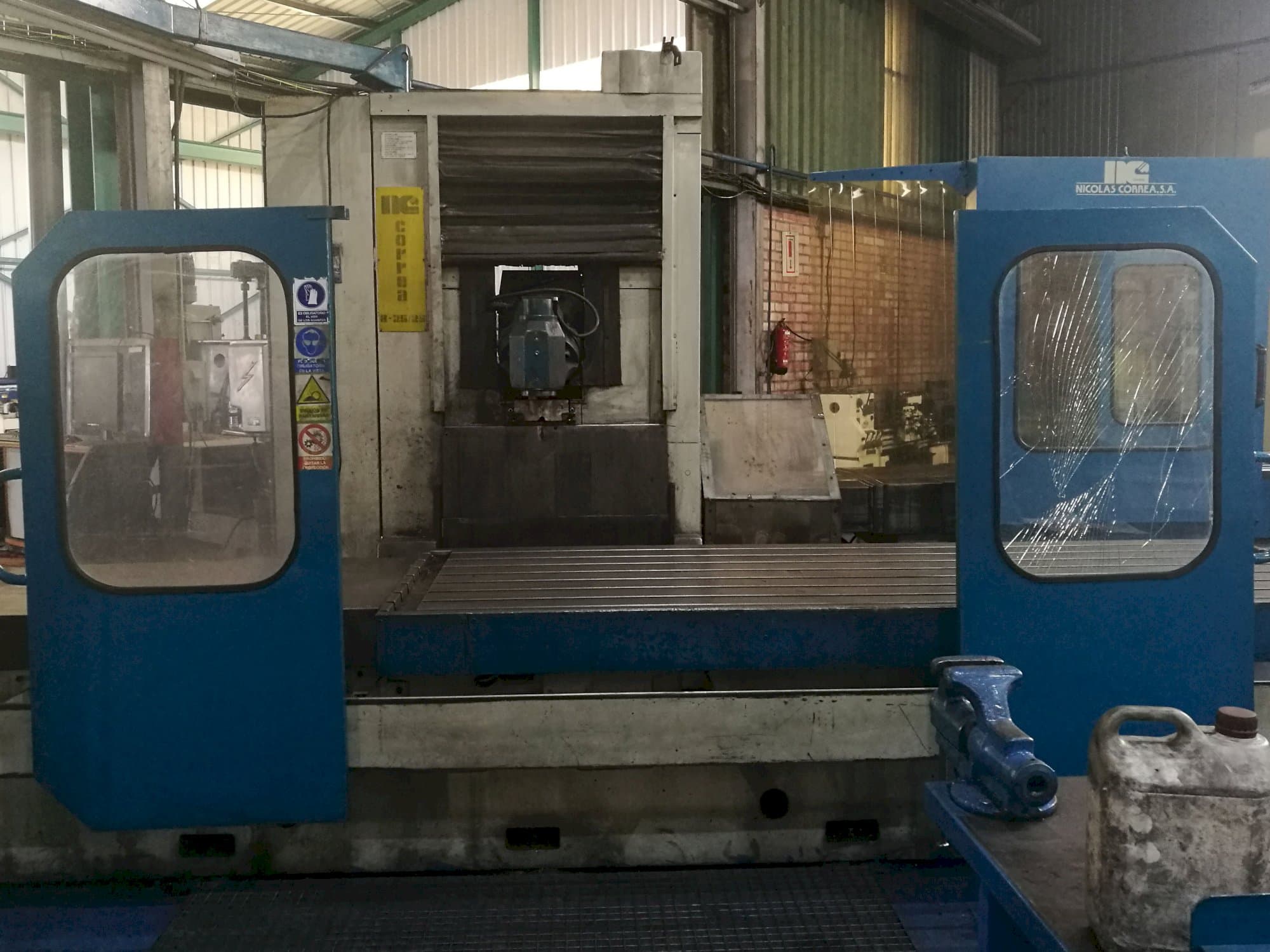 Masina Correa A25-25   eestvaade