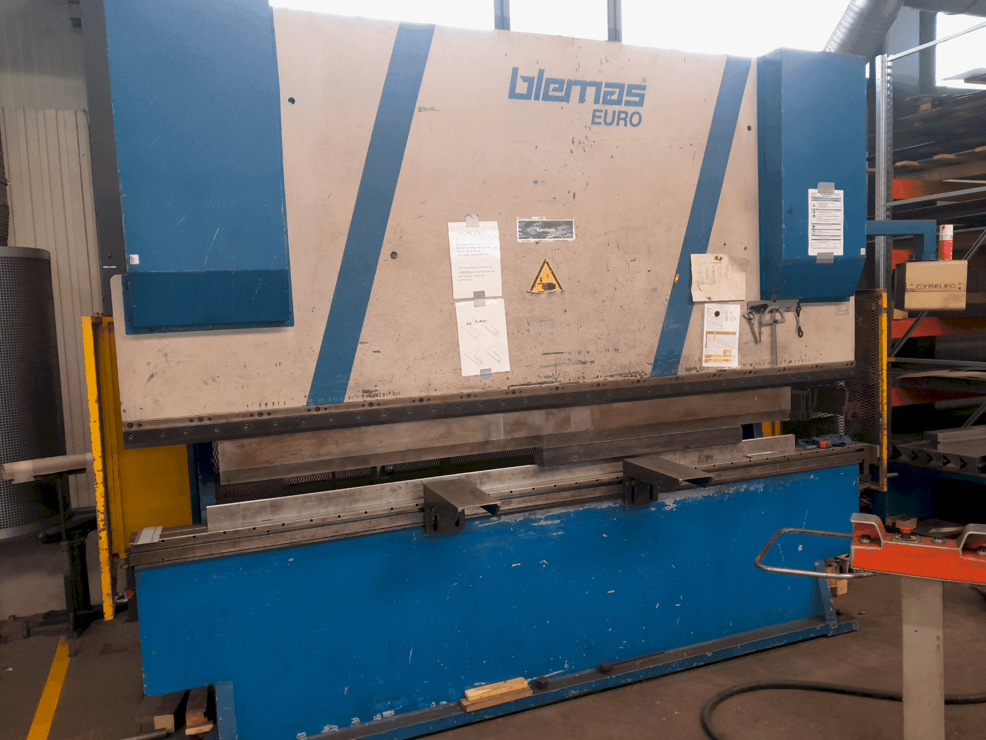 Masina BLEMAS EURO 160 eestvaade