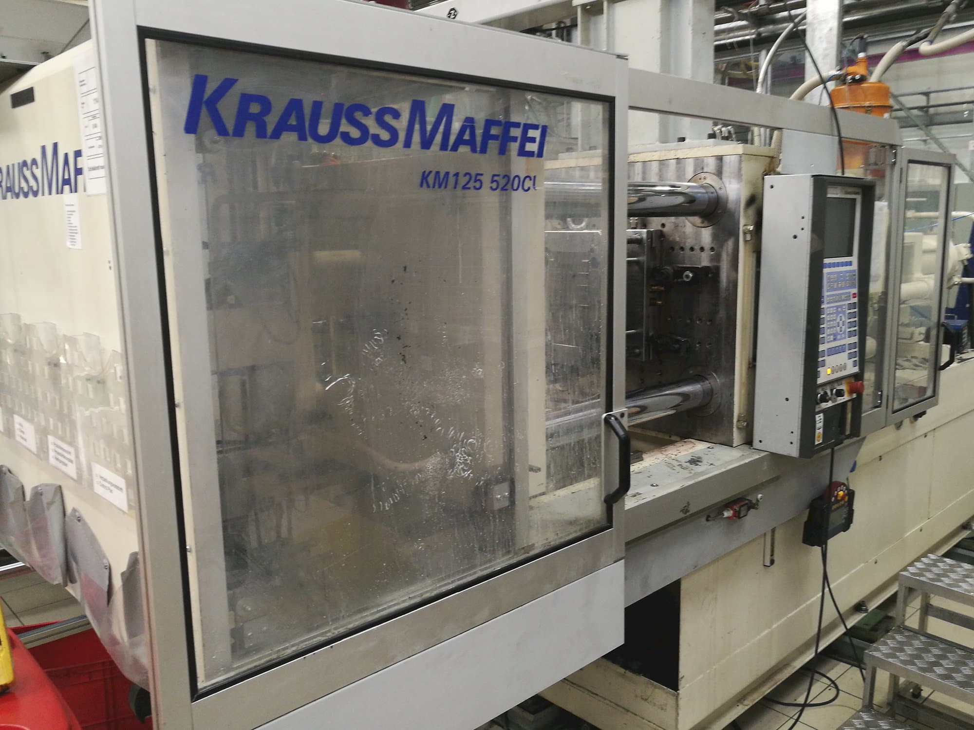 Masina Krauss Maffei KM 125-520 C1 eestvaade