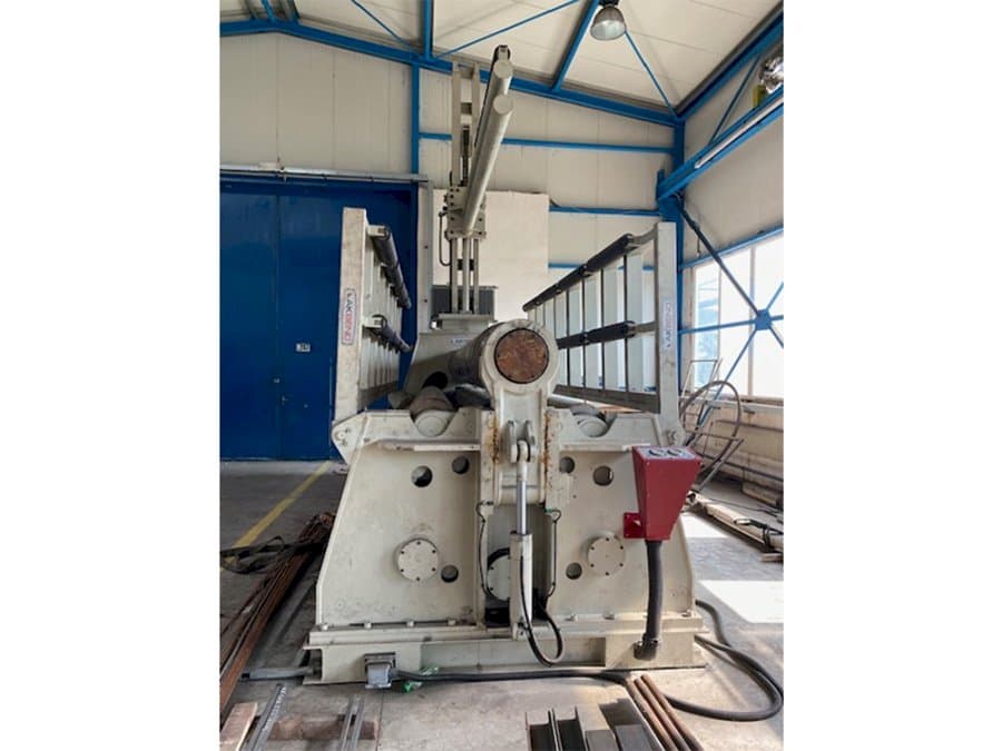 Masina Akyapak AHS 4100/25 eestvaade