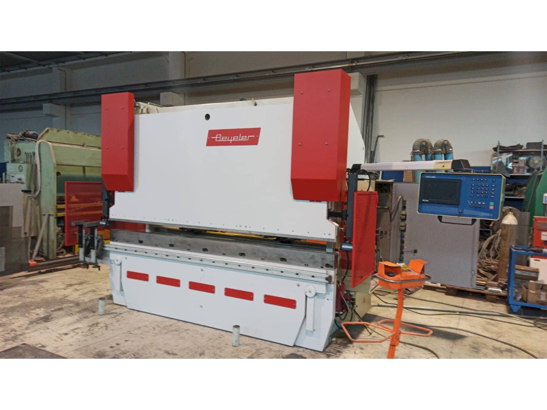 Masina BEYELER PR8 eestvaade