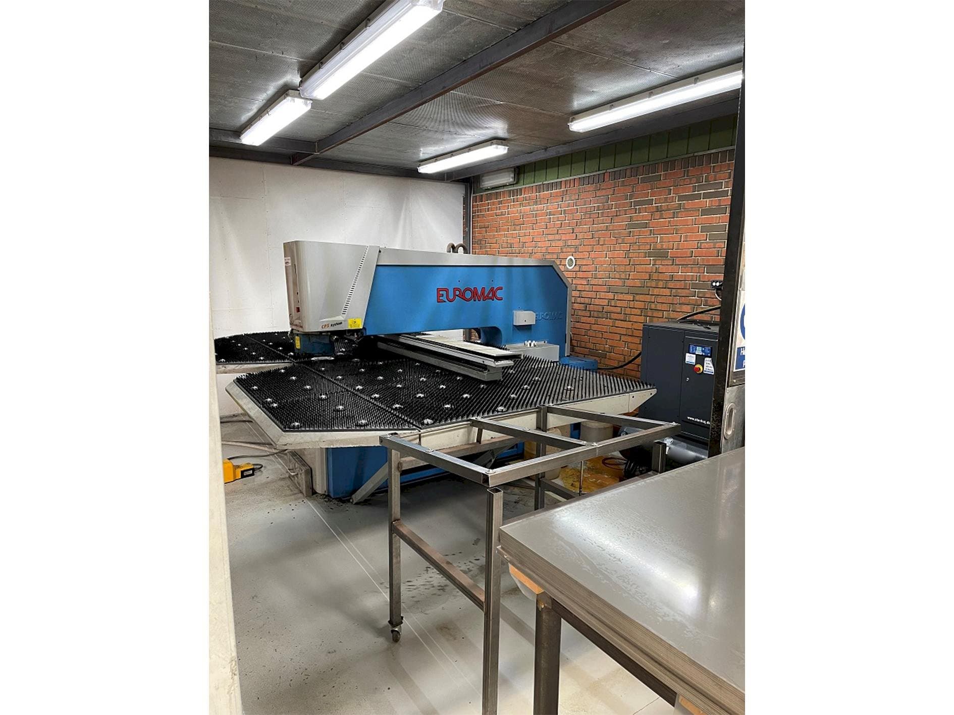 Masina Euromac ZX 1250/30 eestvaade