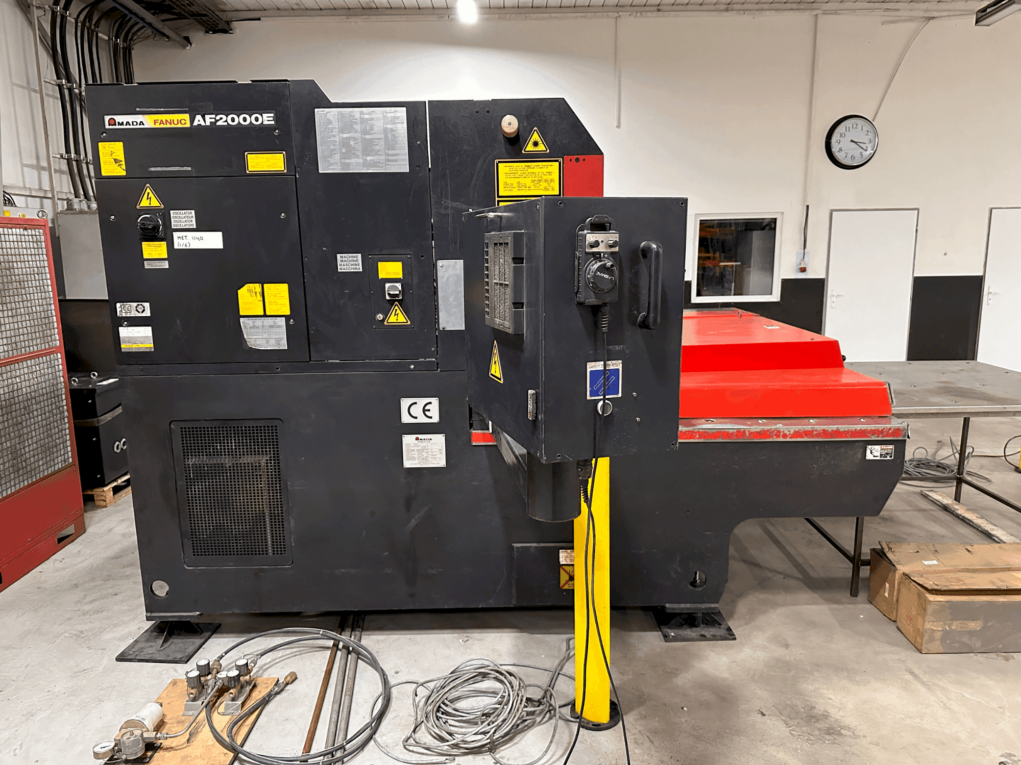 Masina AMADA LC 1212 A3 eestvaade