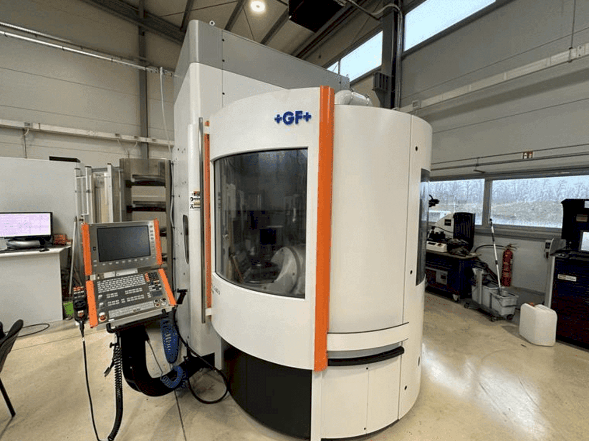 Masina MIKRON Mill S 600 U eestvaade