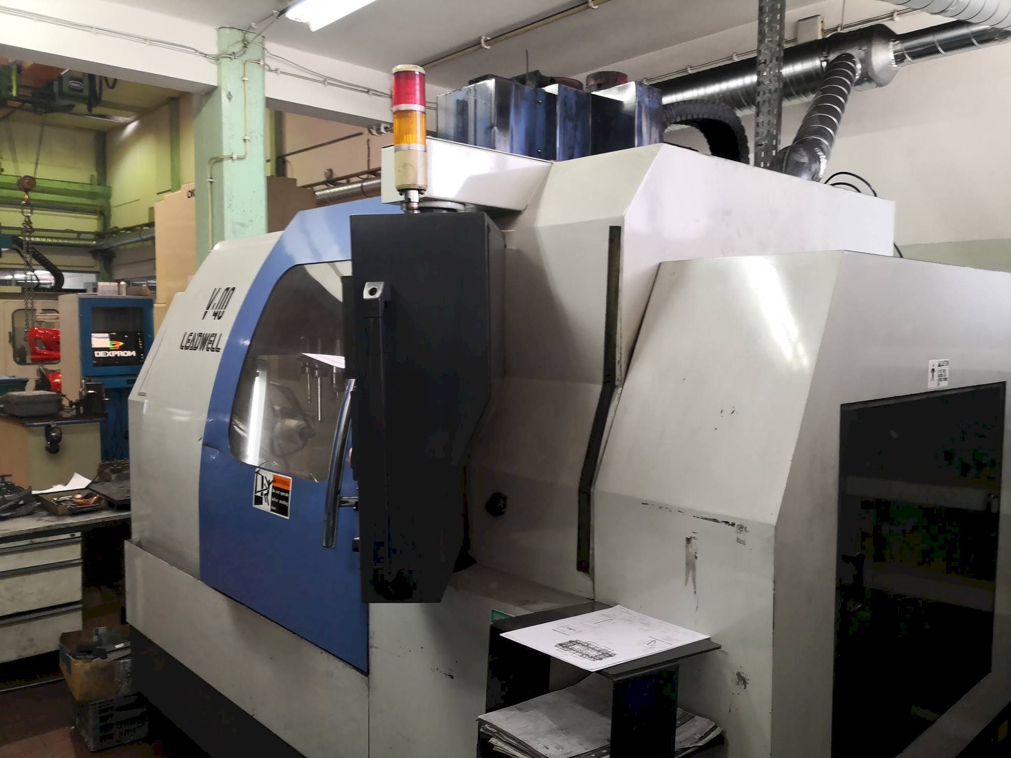 Masina Leadwell V-40 eestvaade