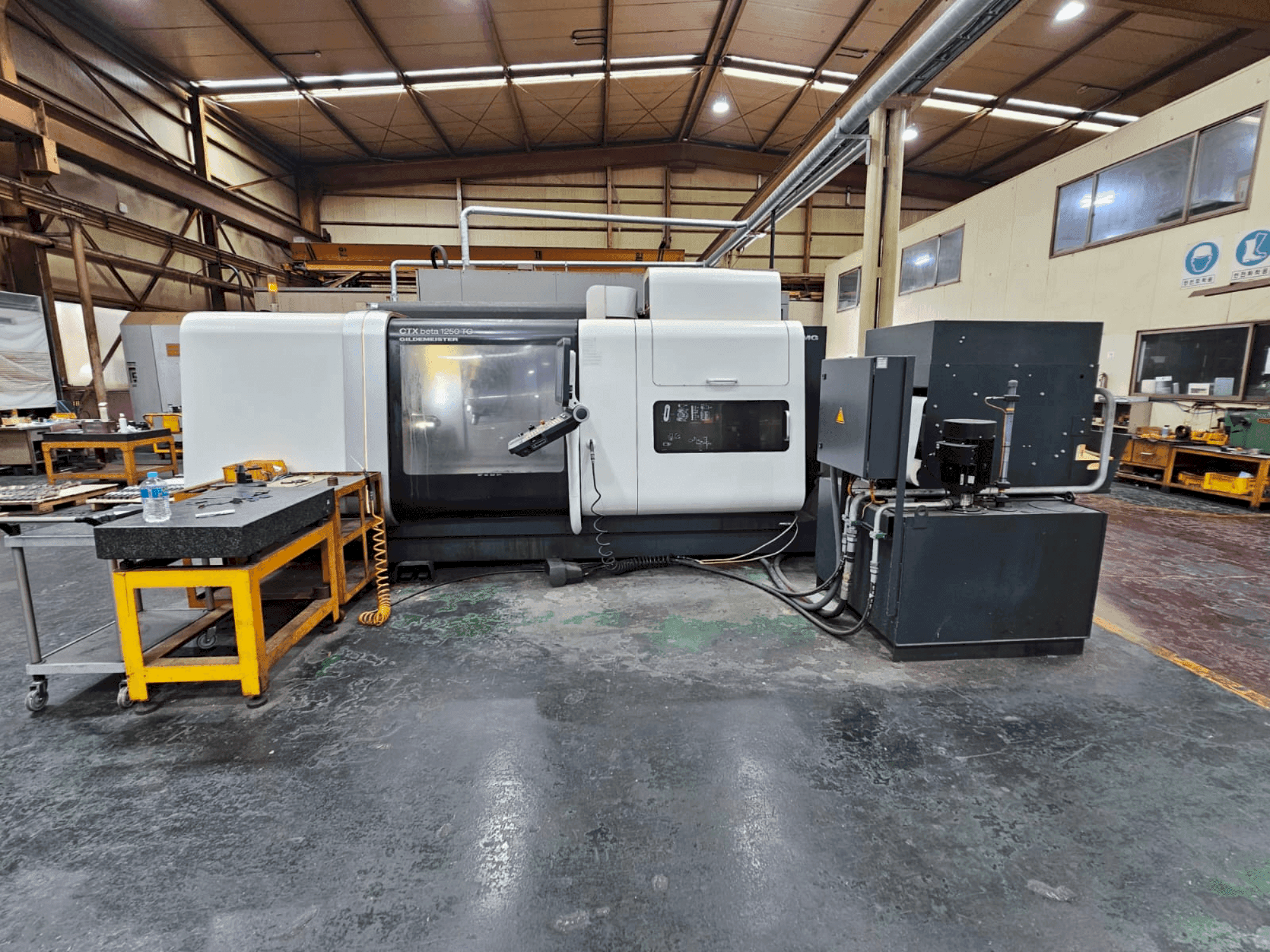 Masina DMG MORI Gildemeister CTX 1250 TC eestvaade