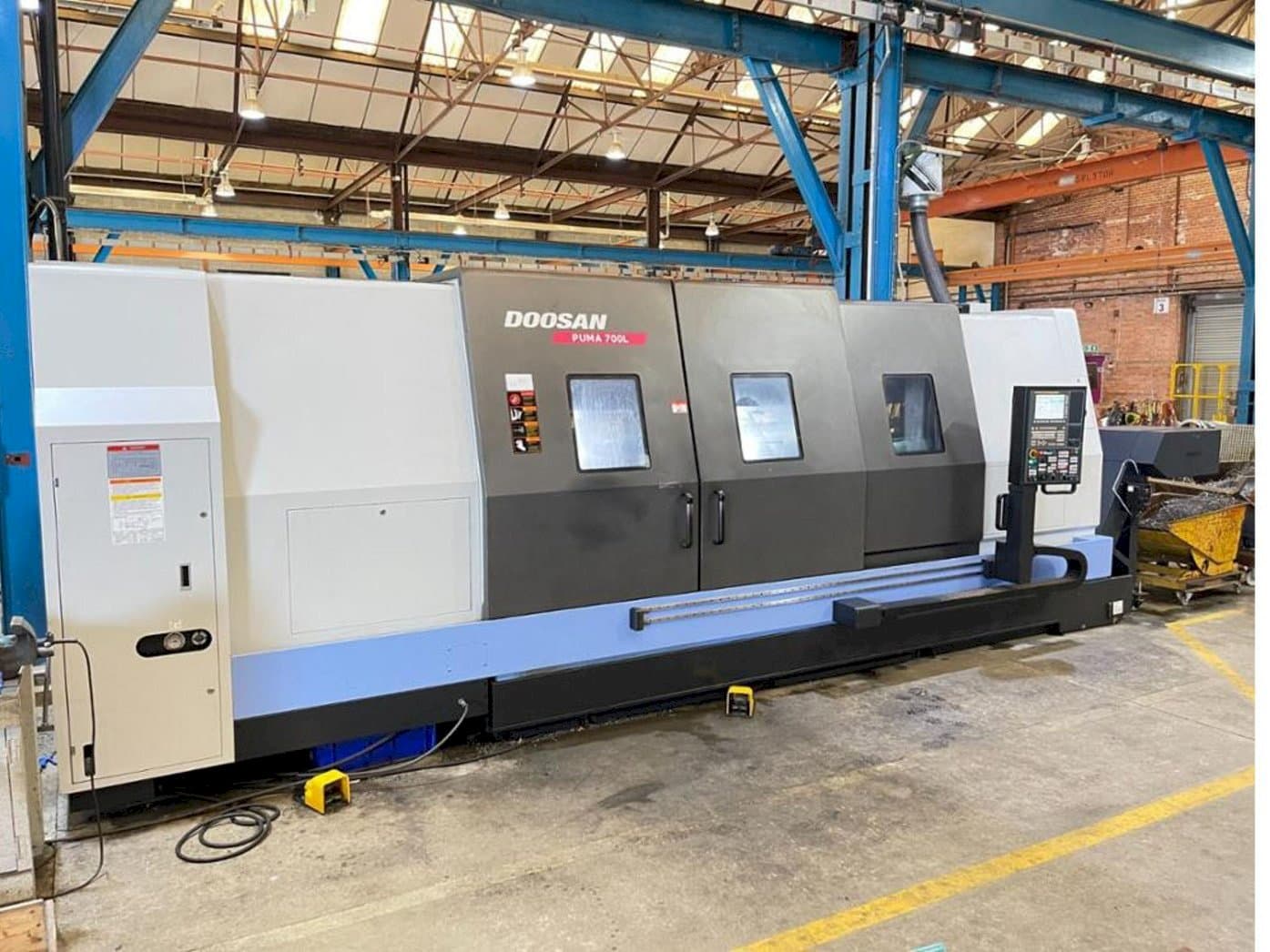Masina Doosan Puma 700L eestvaade