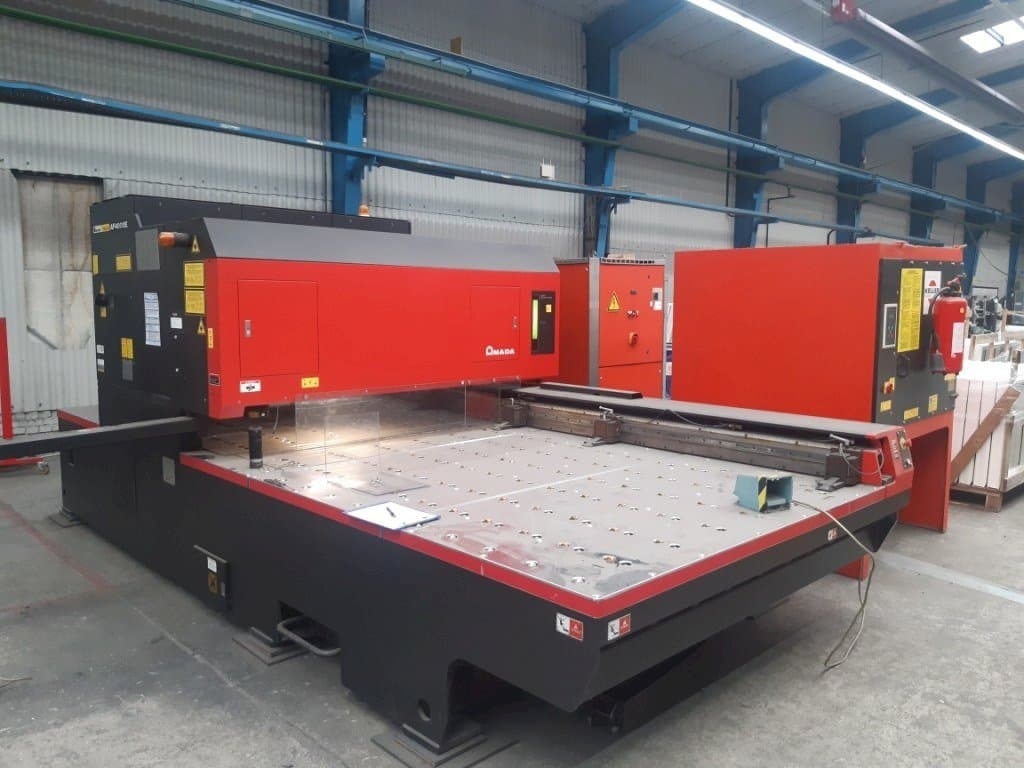 Masina AMADA LC 2415 Alpha III eestvaade