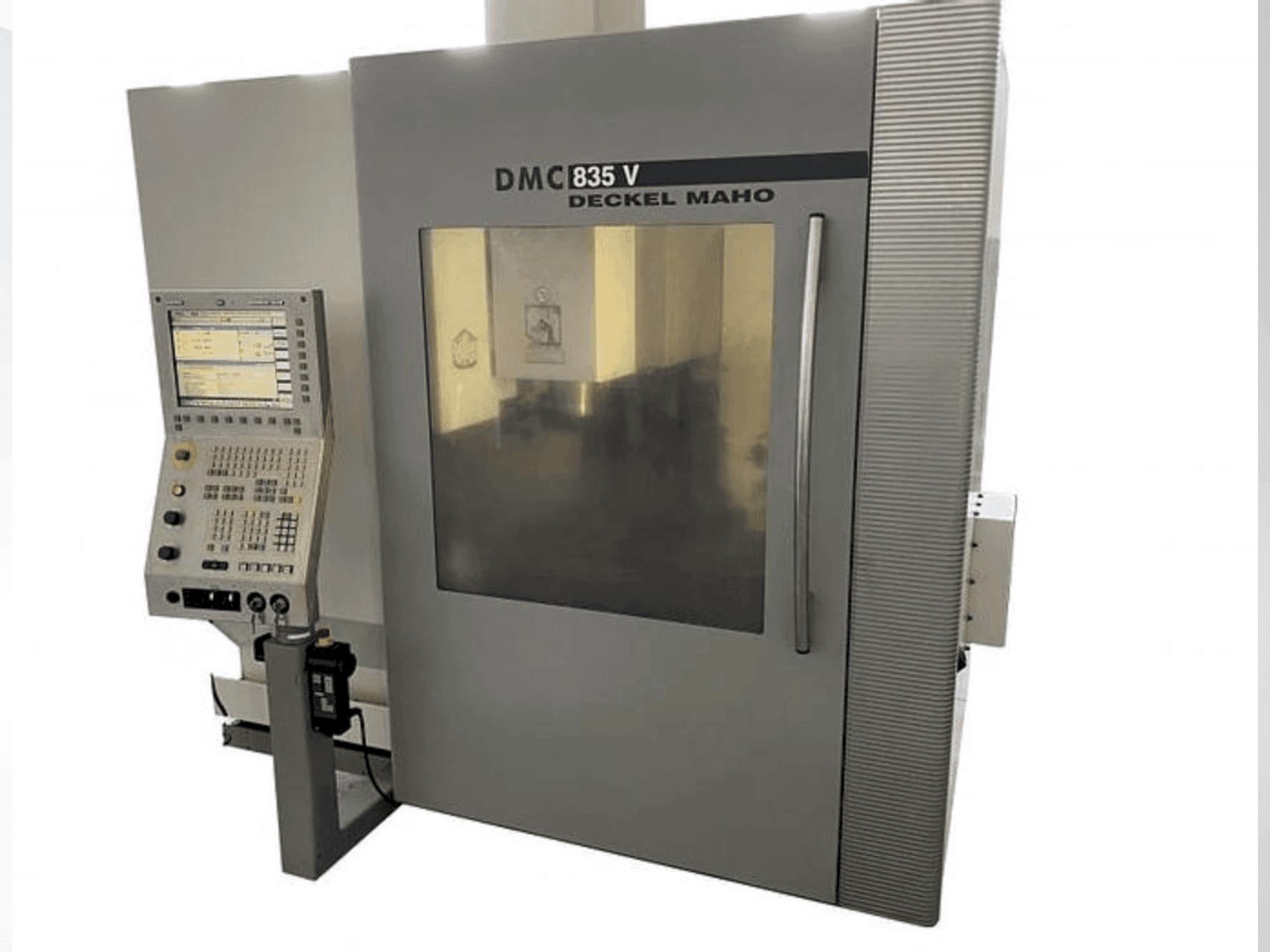 Masina DMG DECKEL MAHO DMC 835V eestvaade