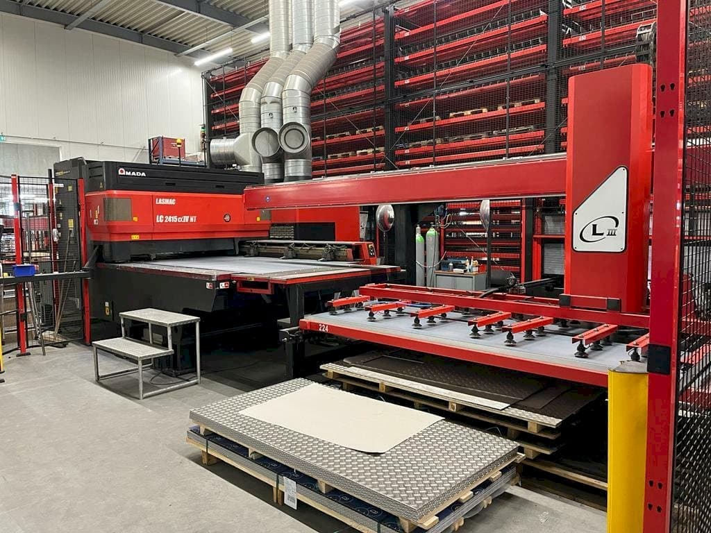 Masina AMADA LC2415 a IV NT eestvaade