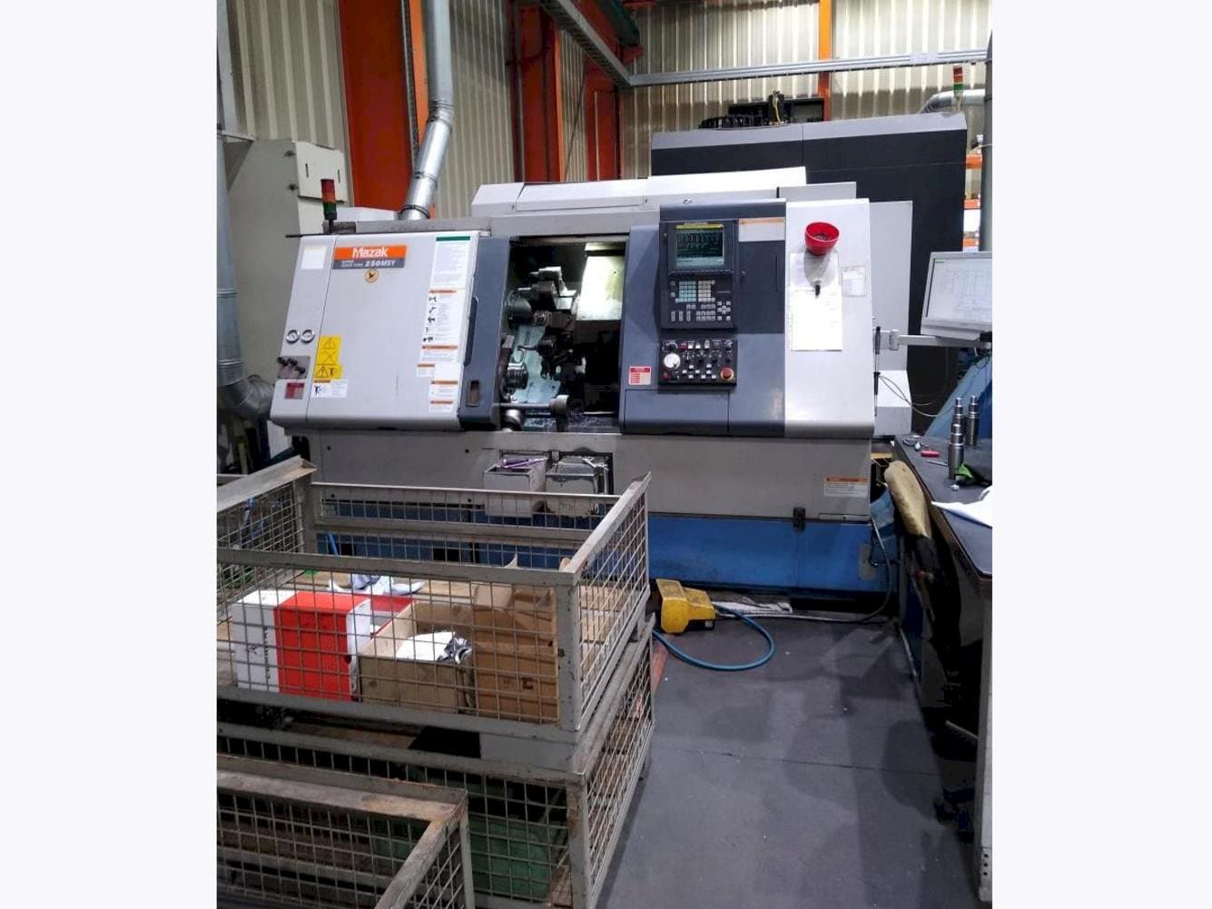 Masina Mazak SQT-250 MSY eestvaade