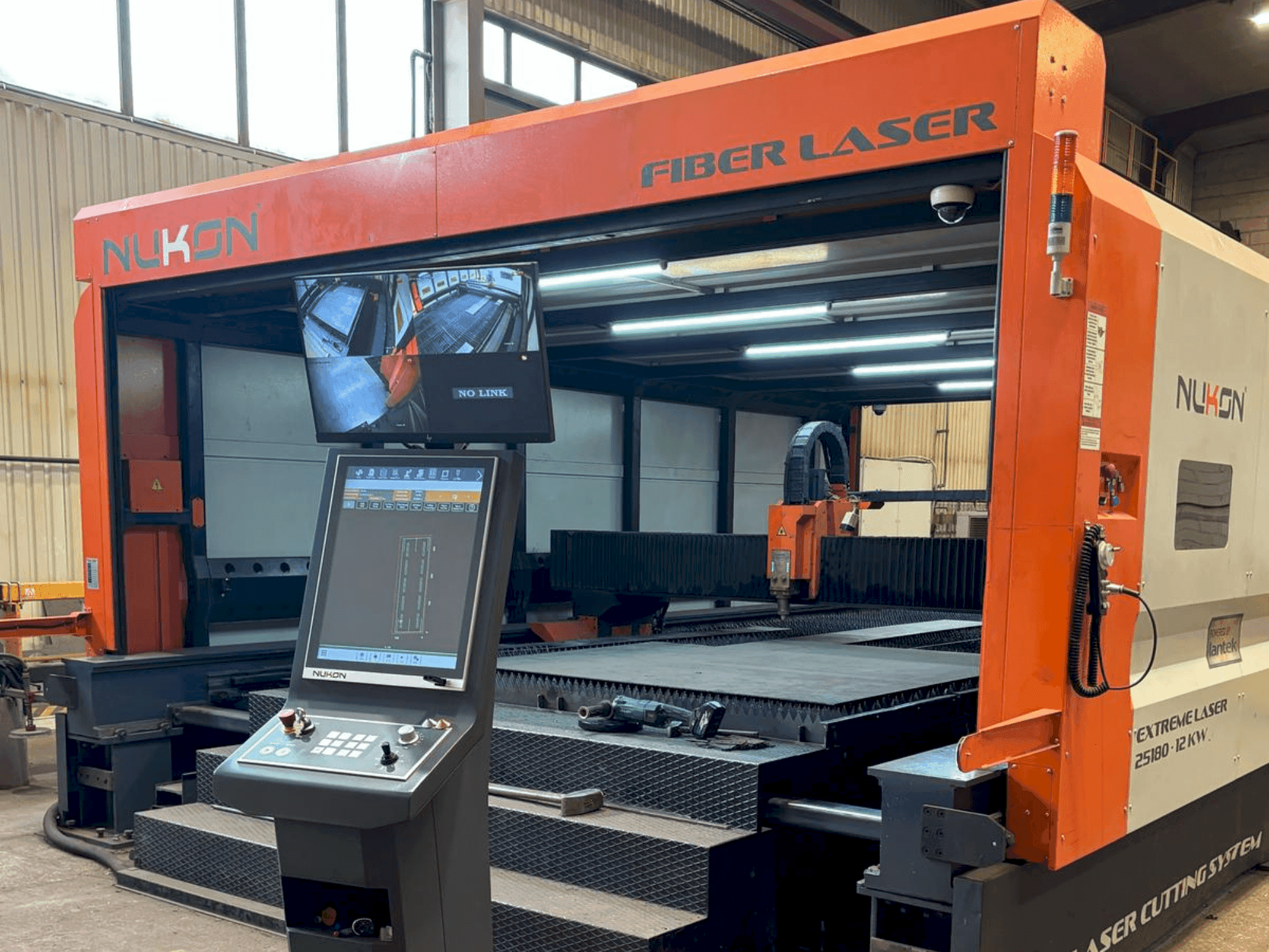 Masina NUKON Fiber Laser Extreme 30250 eestvaade