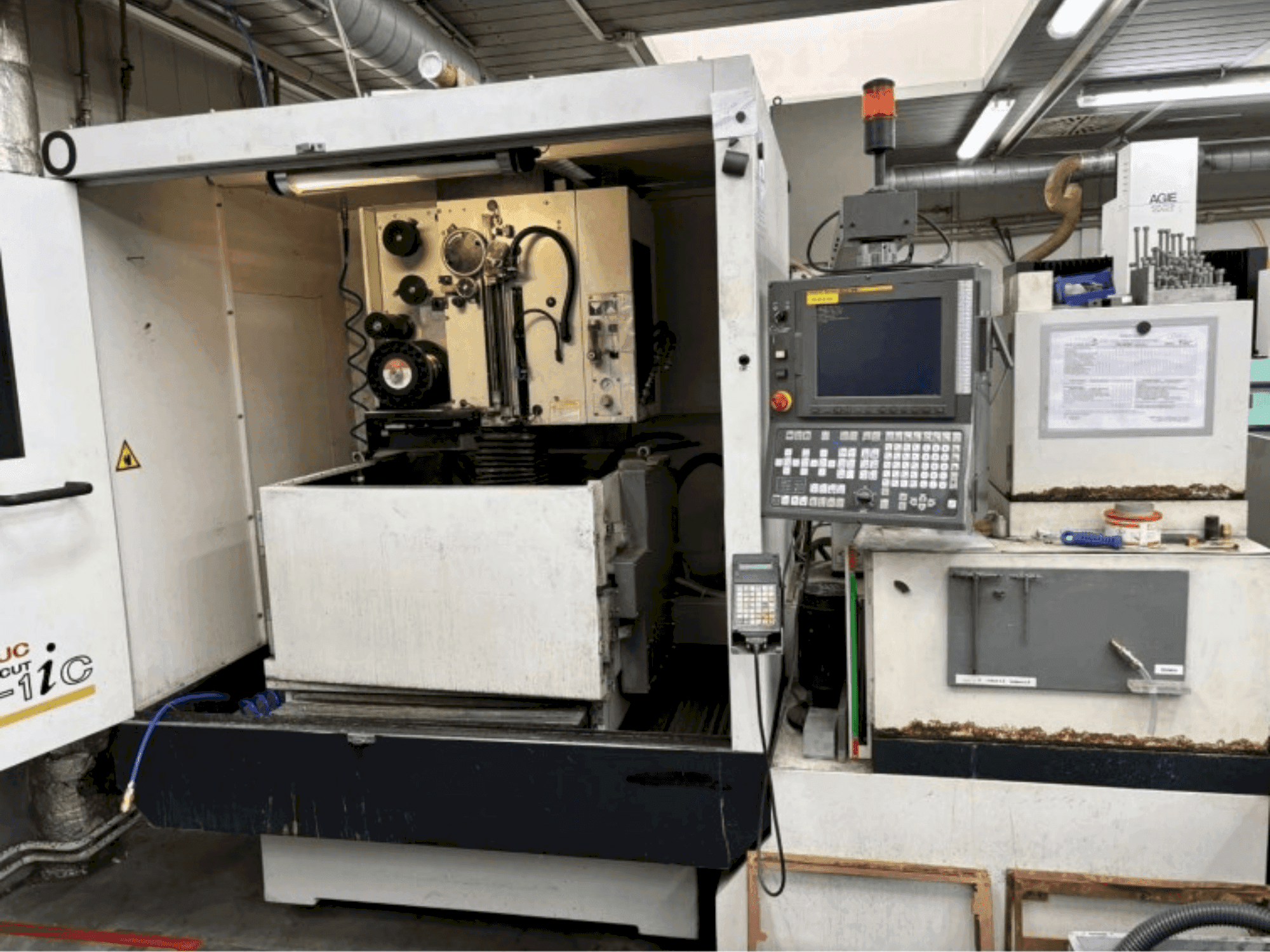 Masina FANUC ROBOCUT alpha-1iC eestvaade