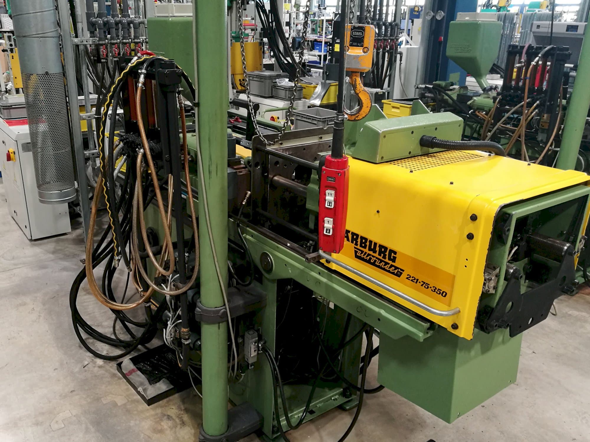 Masinavaade Arburg Allrounder 221-75-350 paremalt