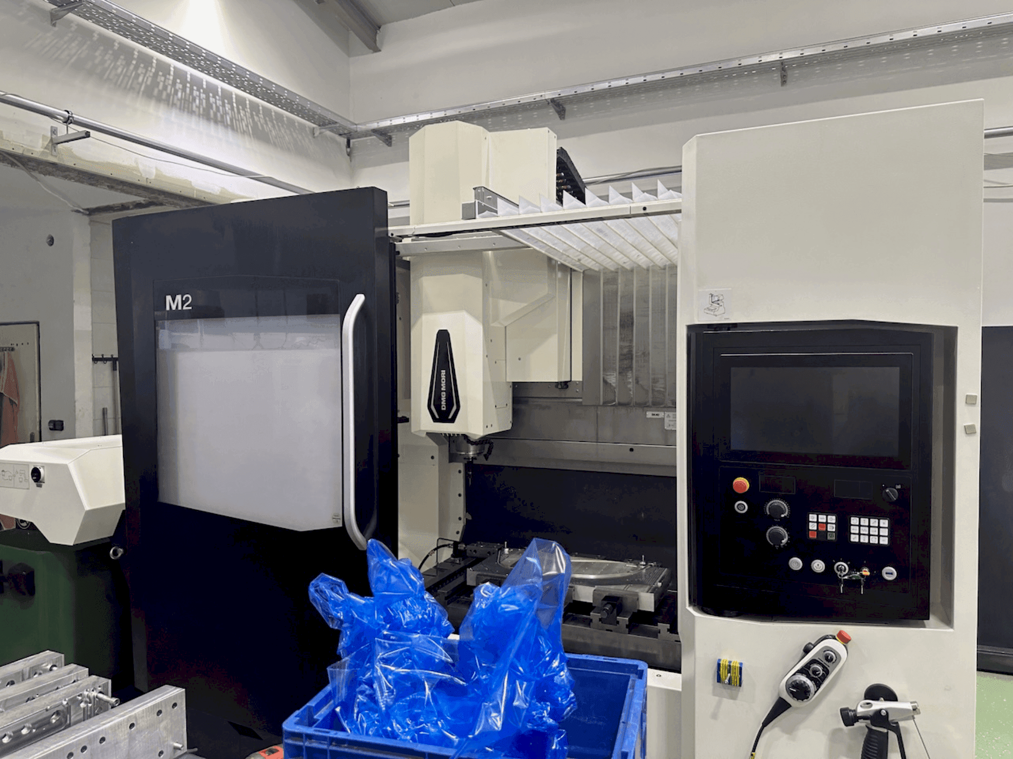 Masina DMG MORI M2 Pro eestvaade