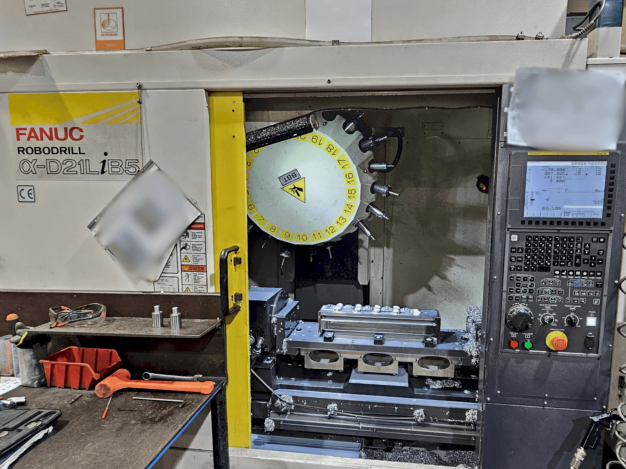Masina FANUC Robodrill α-D21L iB 5 eestvaade