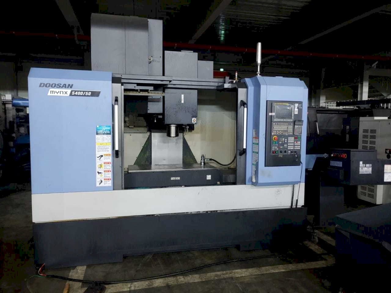 Masina Doosan MYNX 5400/50 eestvaade