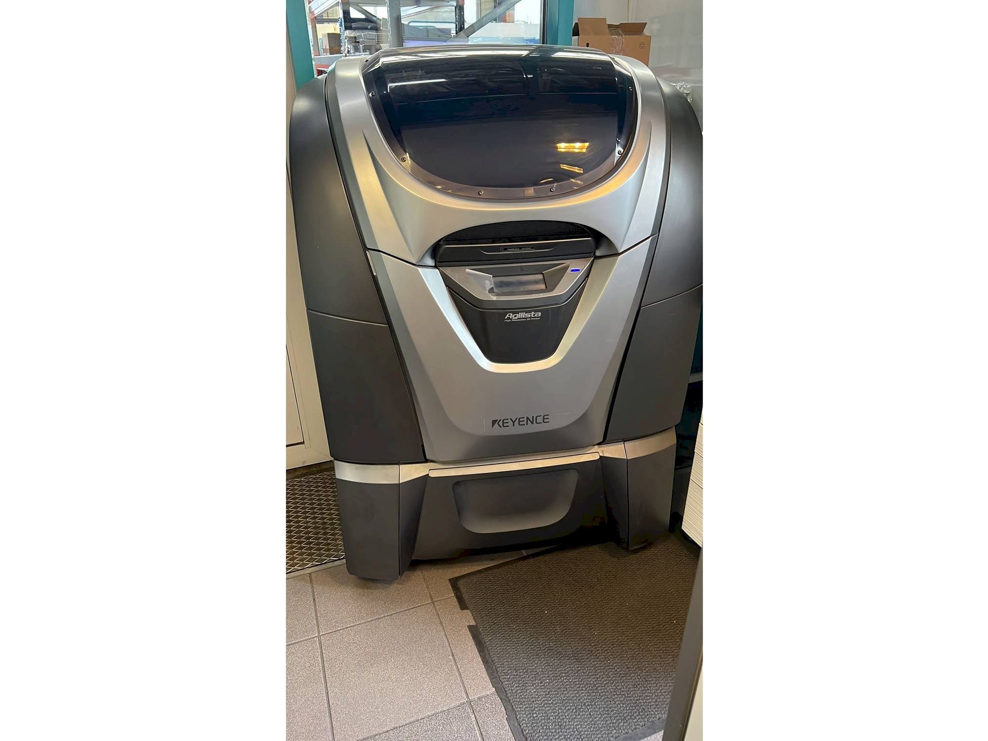 Masina KEYENCE Agilista 3200   eestvaade