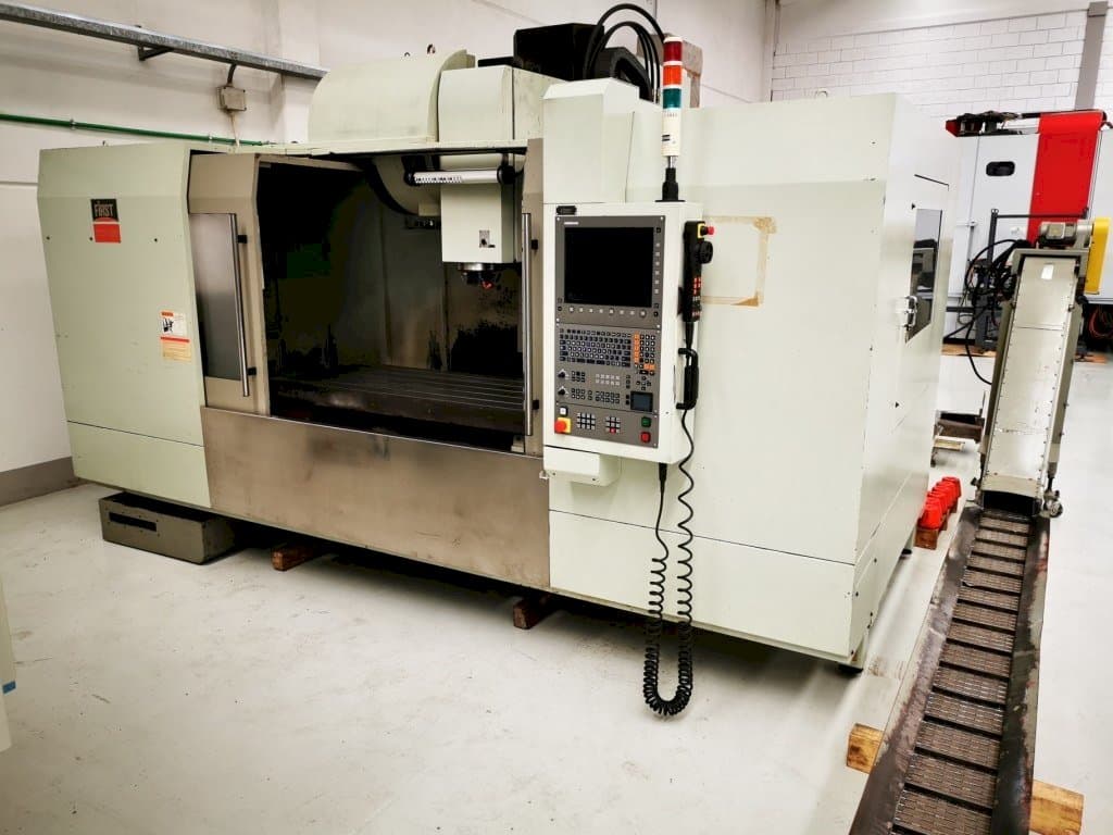 Masina FIRST MCV 1500 eestvaade