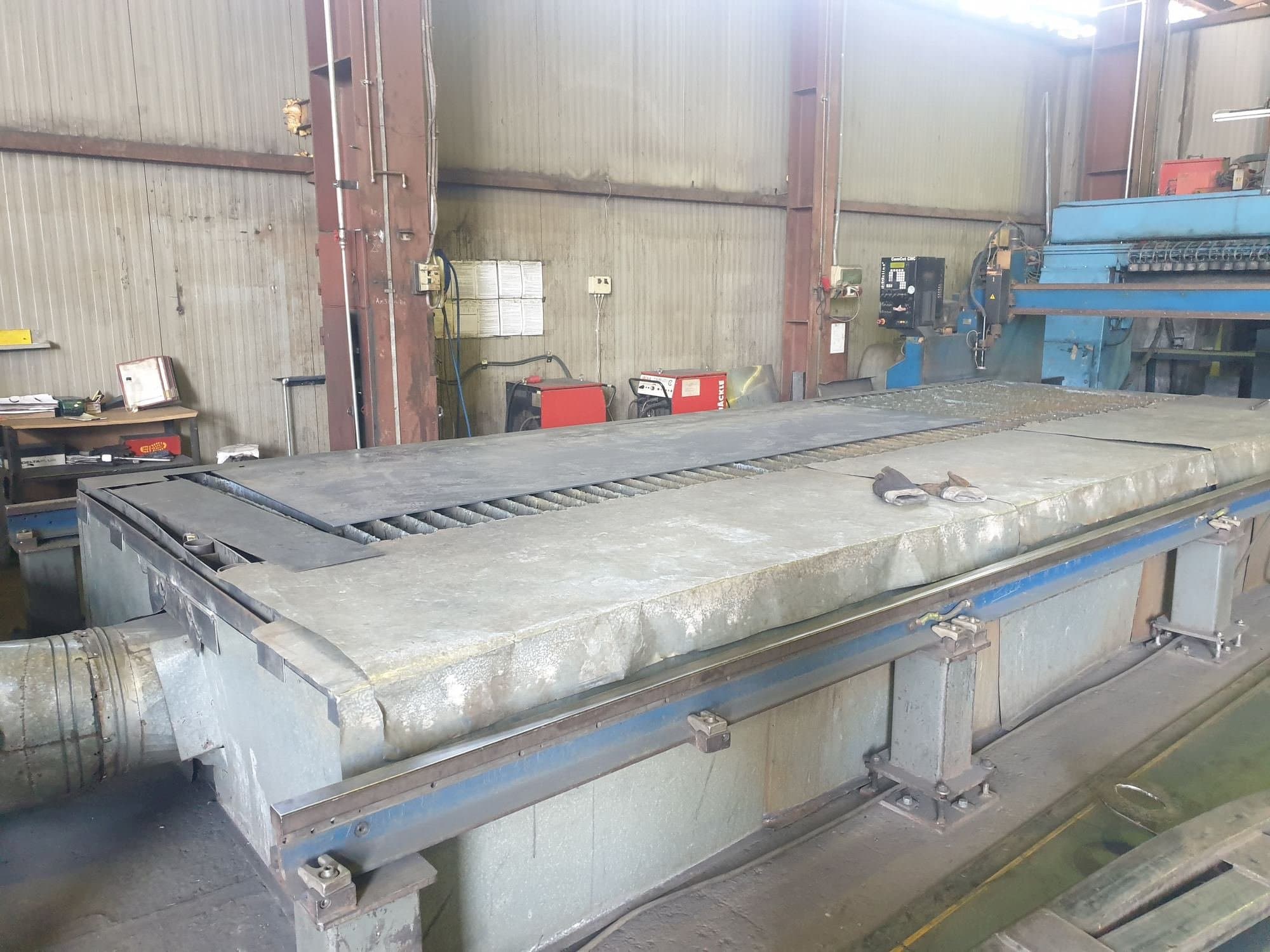 Masina Messer OMNICUT eestvaade