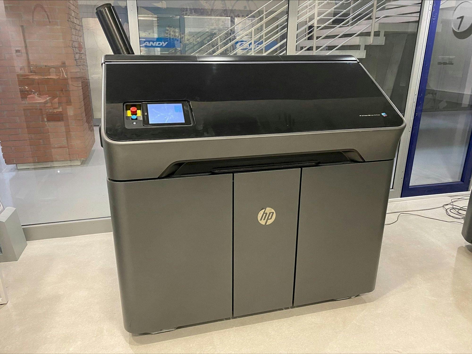 Masina HP Jet Fusion 580 Color 3D printer M2K85A   eestvaade