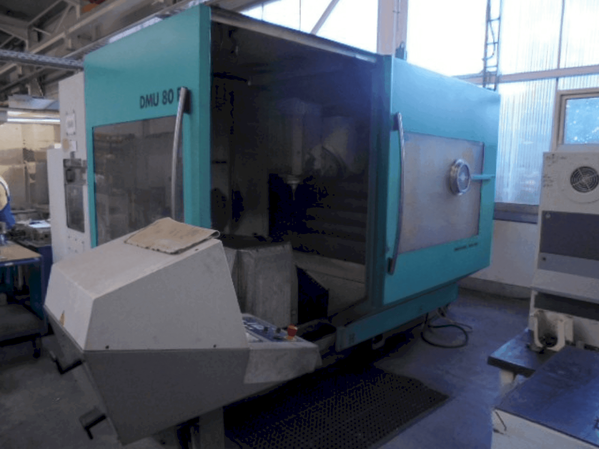 Masina DECKEL MAHO DMU 80P eestvaade