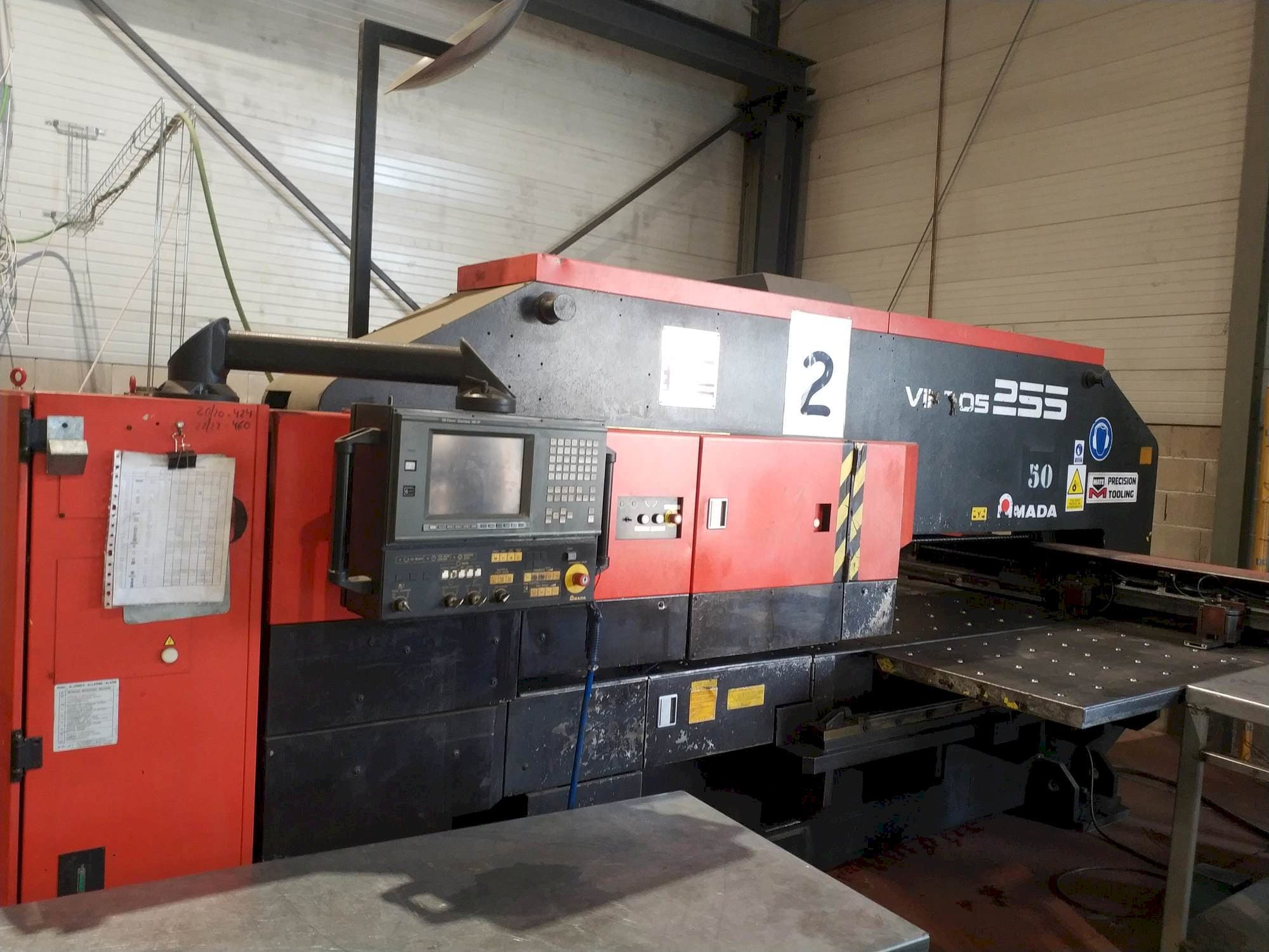 Masina AMADA VIPROS 255 eestvaade