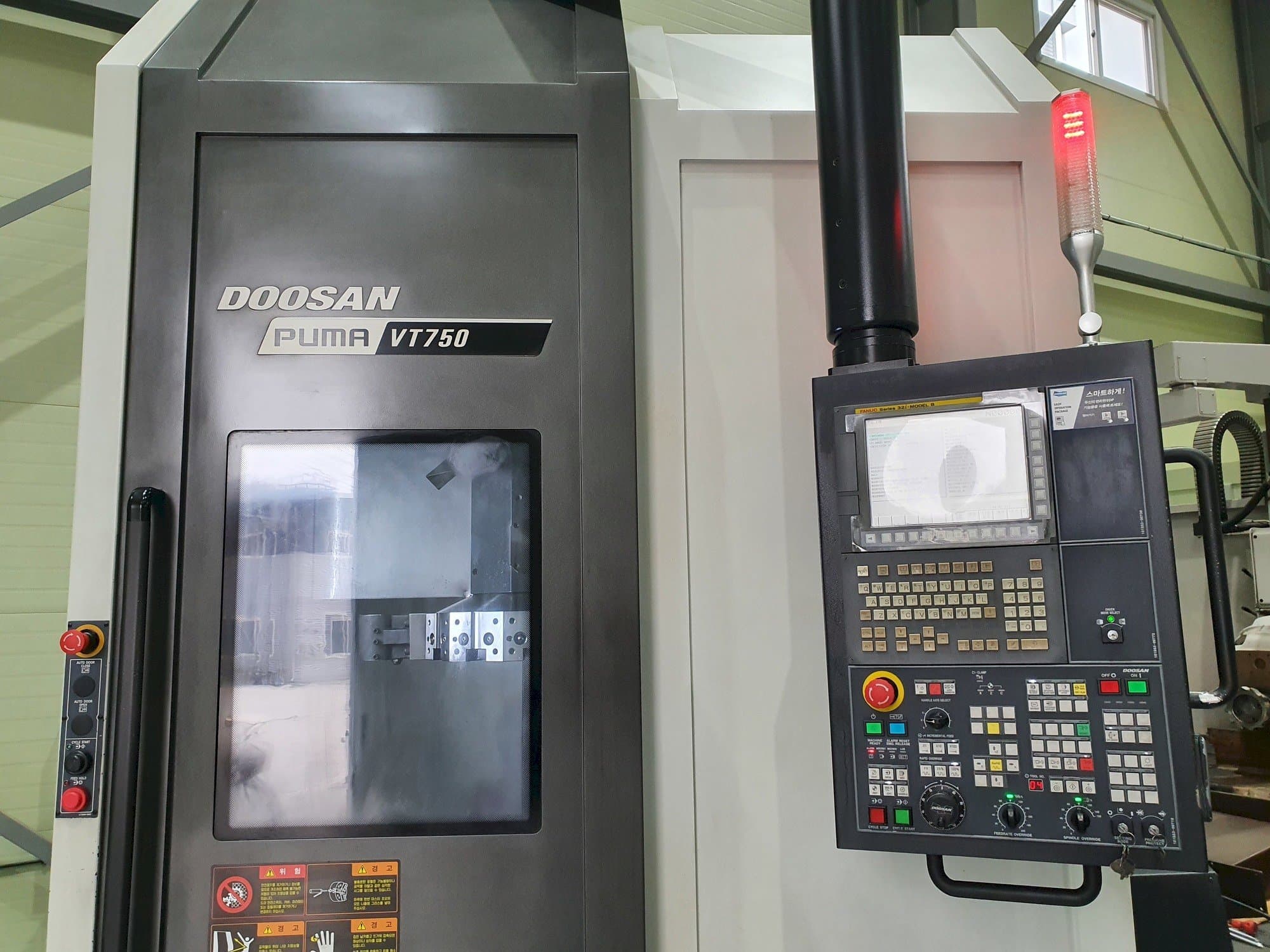 Masina Doosan VT750 eestvaade