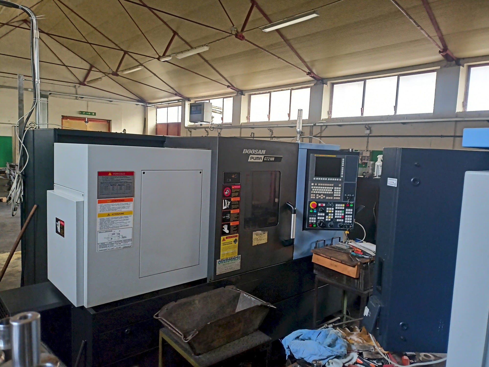 Masina DOOSAN Puma GT2100 eestvaade