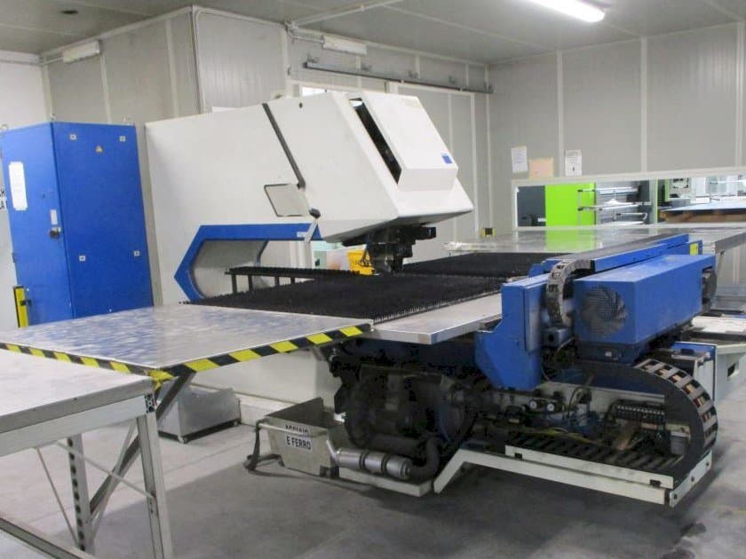 Masina Trumpf Trumatic 2000R eestvaade