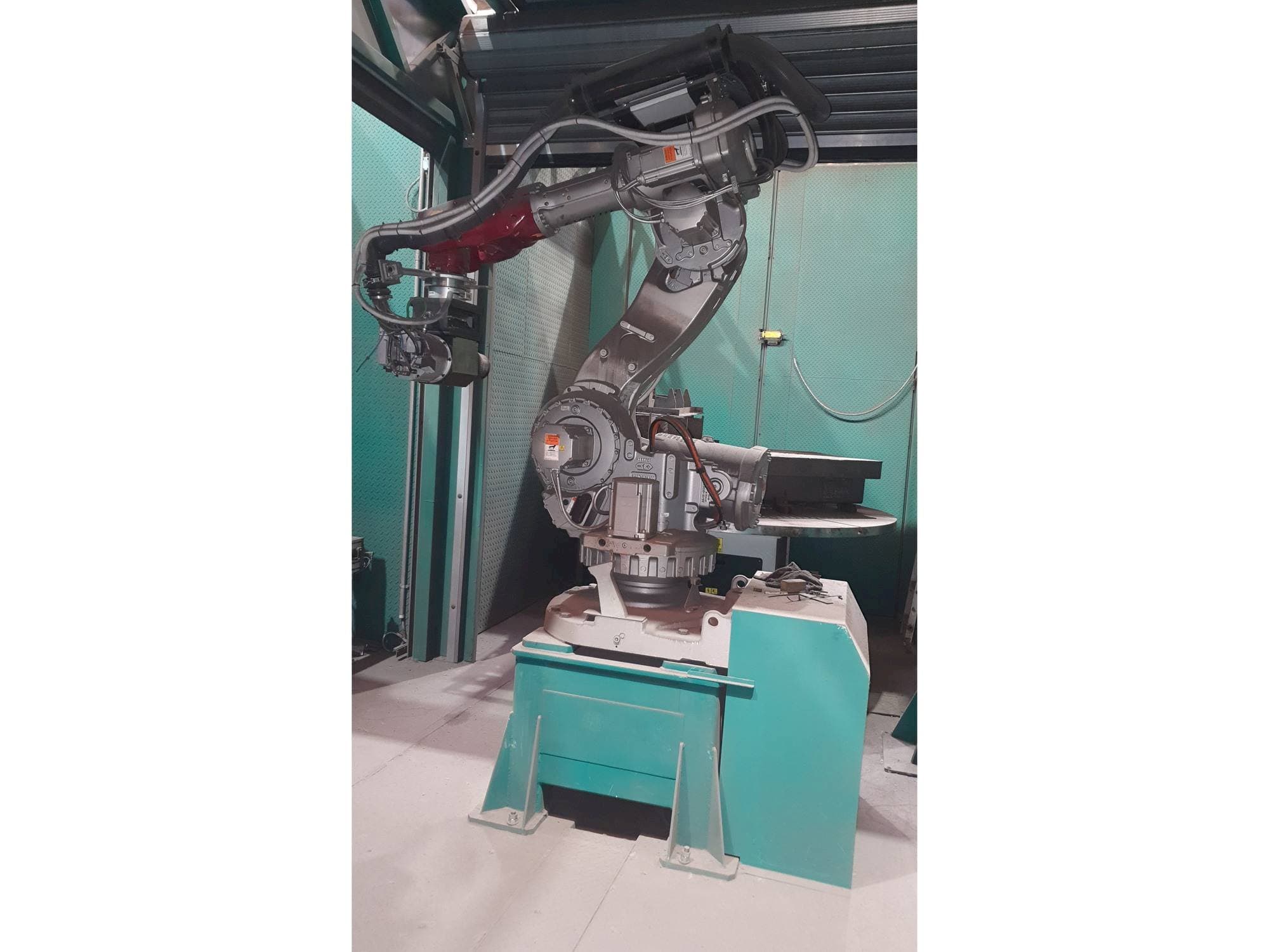 Masina ABB IRB 7600   eestvaade