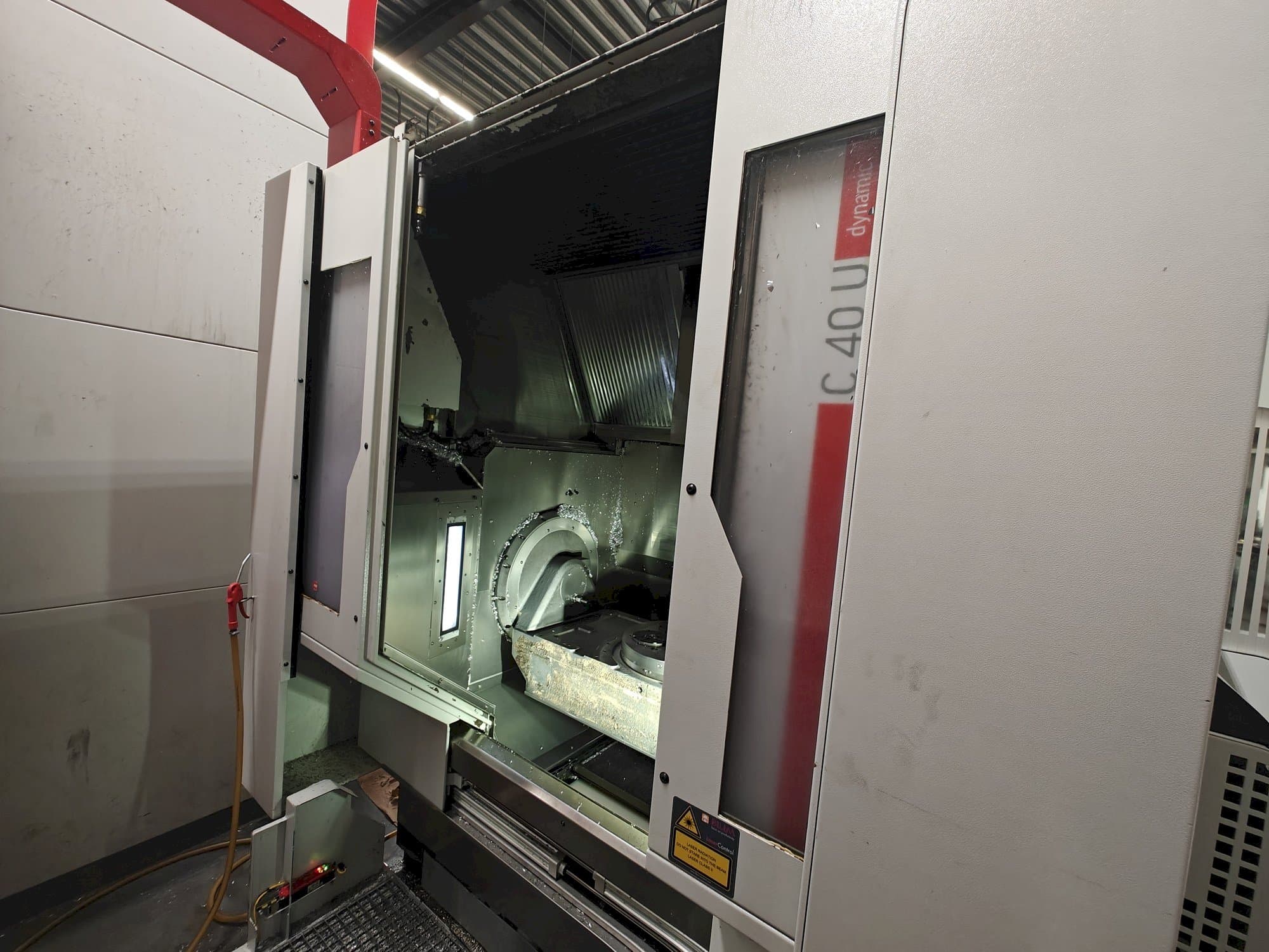 Masina HERMLE C 40 U eestvaade