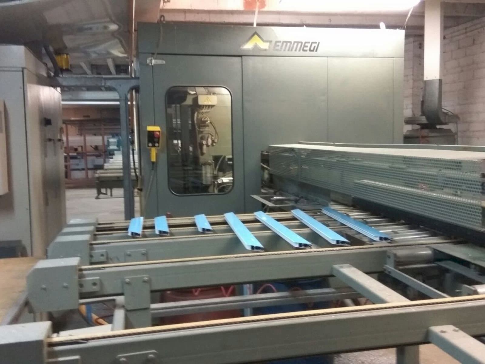 Masina Emmegi Quadra eestvaade